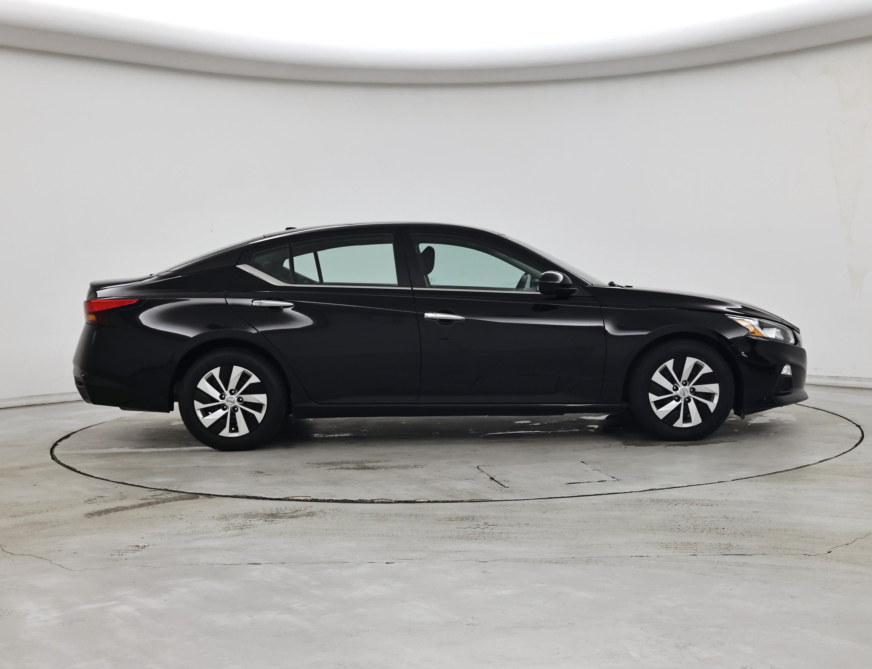 Thumbnail: 2020 Nissan Altima - 7