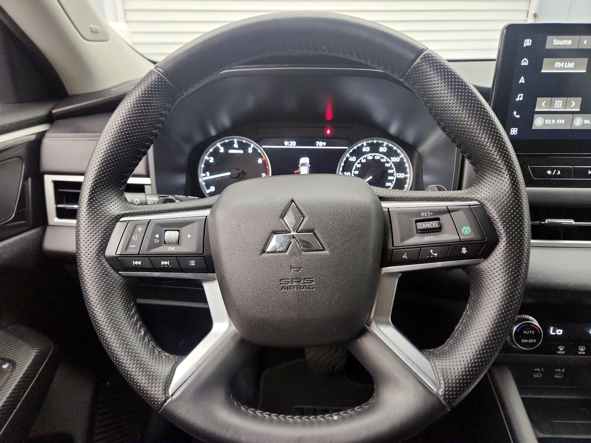 Thumbnail: 2025 Mitsubishi Outlander - 10
