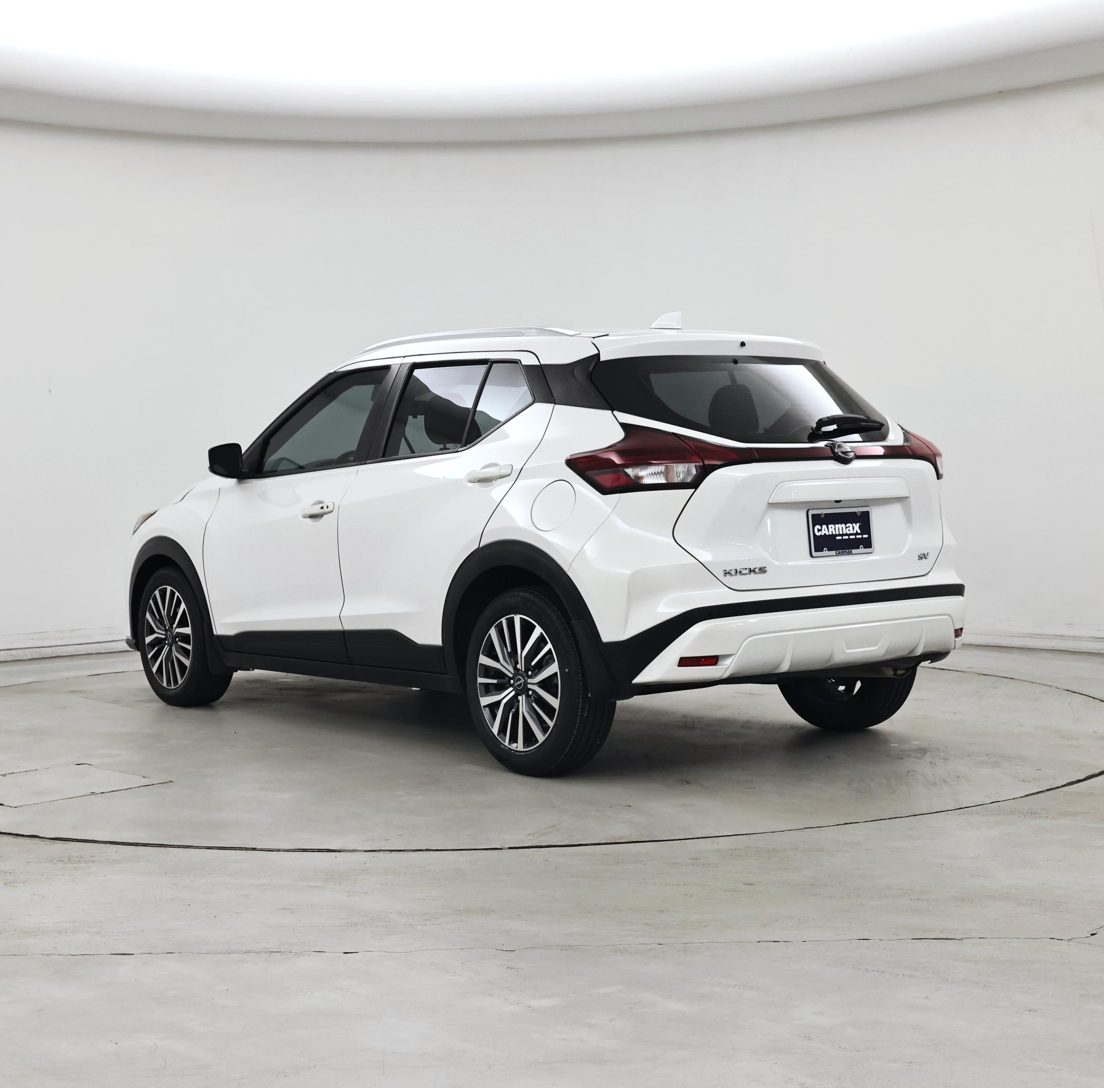 Thumbnail: 2023 Nissan Kicks - 2