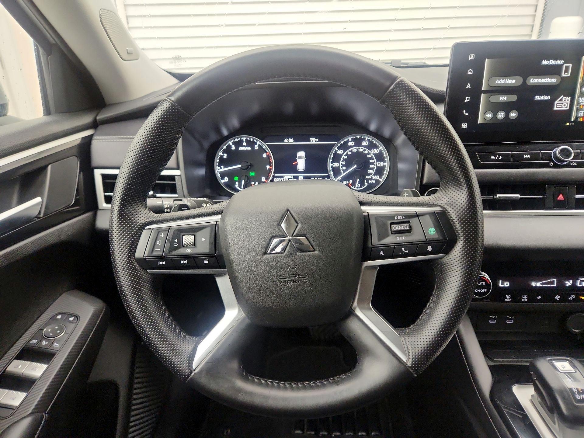 Thumbnail: 2025 Mitsubishi Outlander - 10