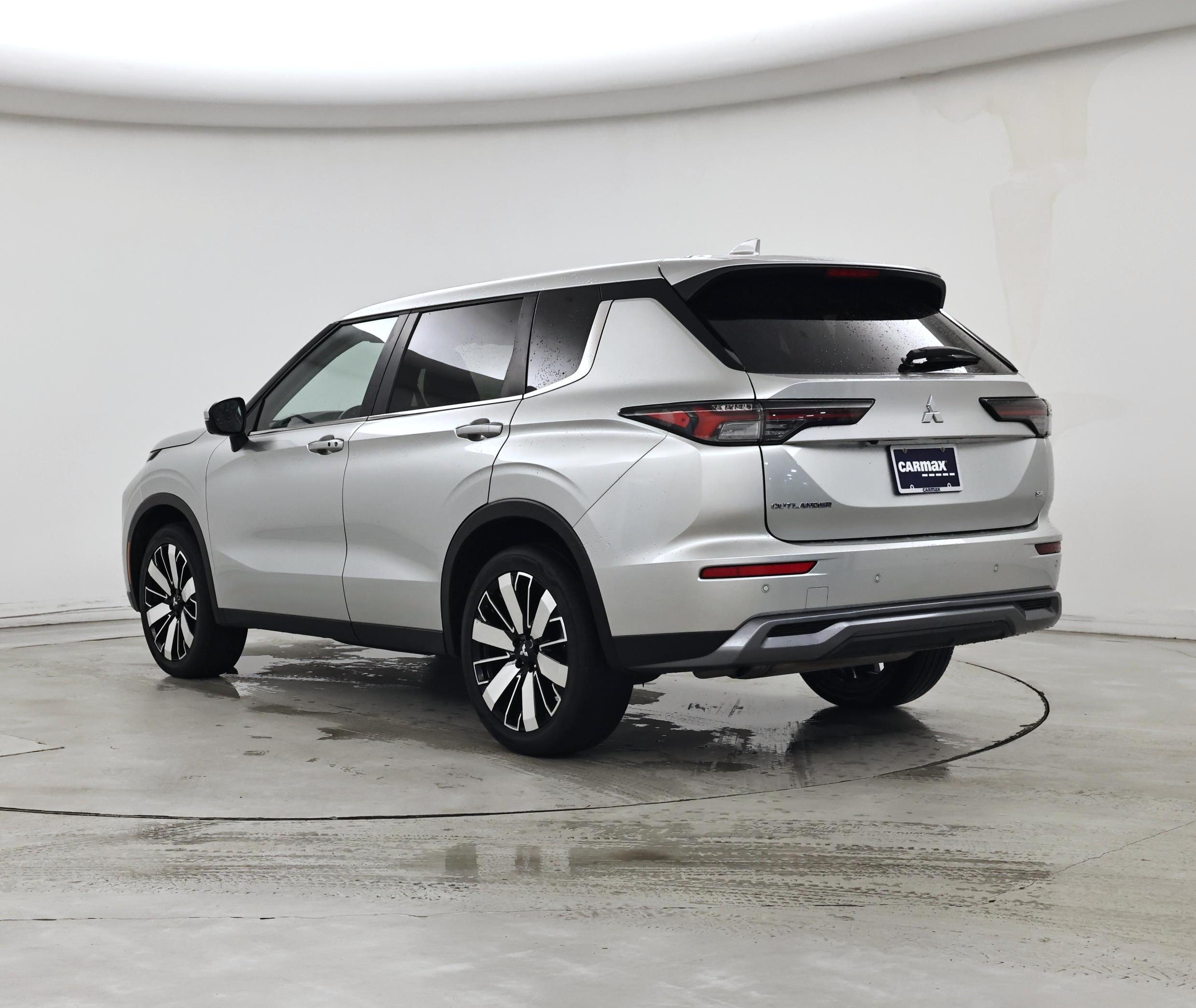 Thumbnail: 2025 Mitsubishi Outlander - 2