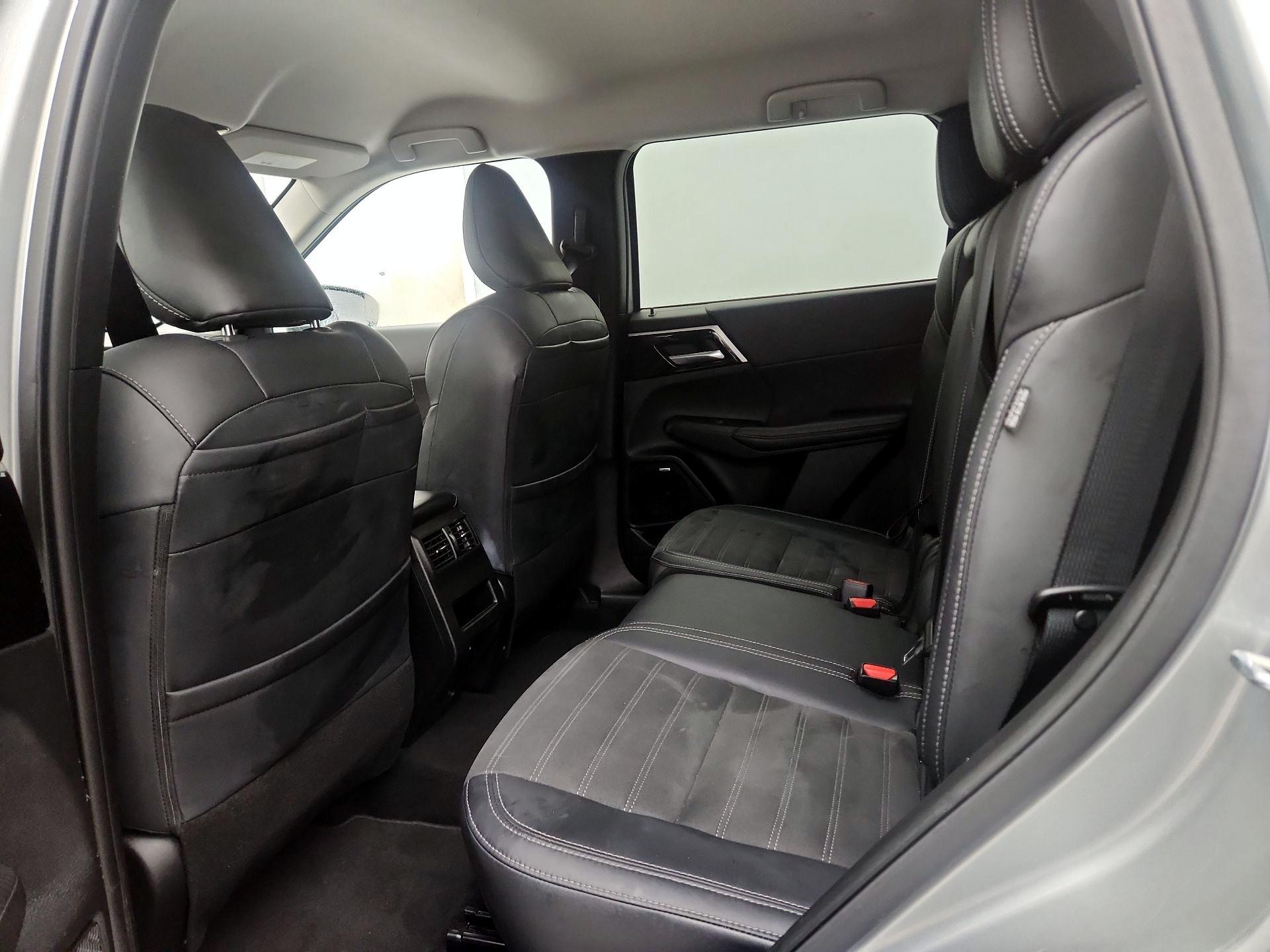 Thumbnail: 2025 Mitsubishi Outlander - 20