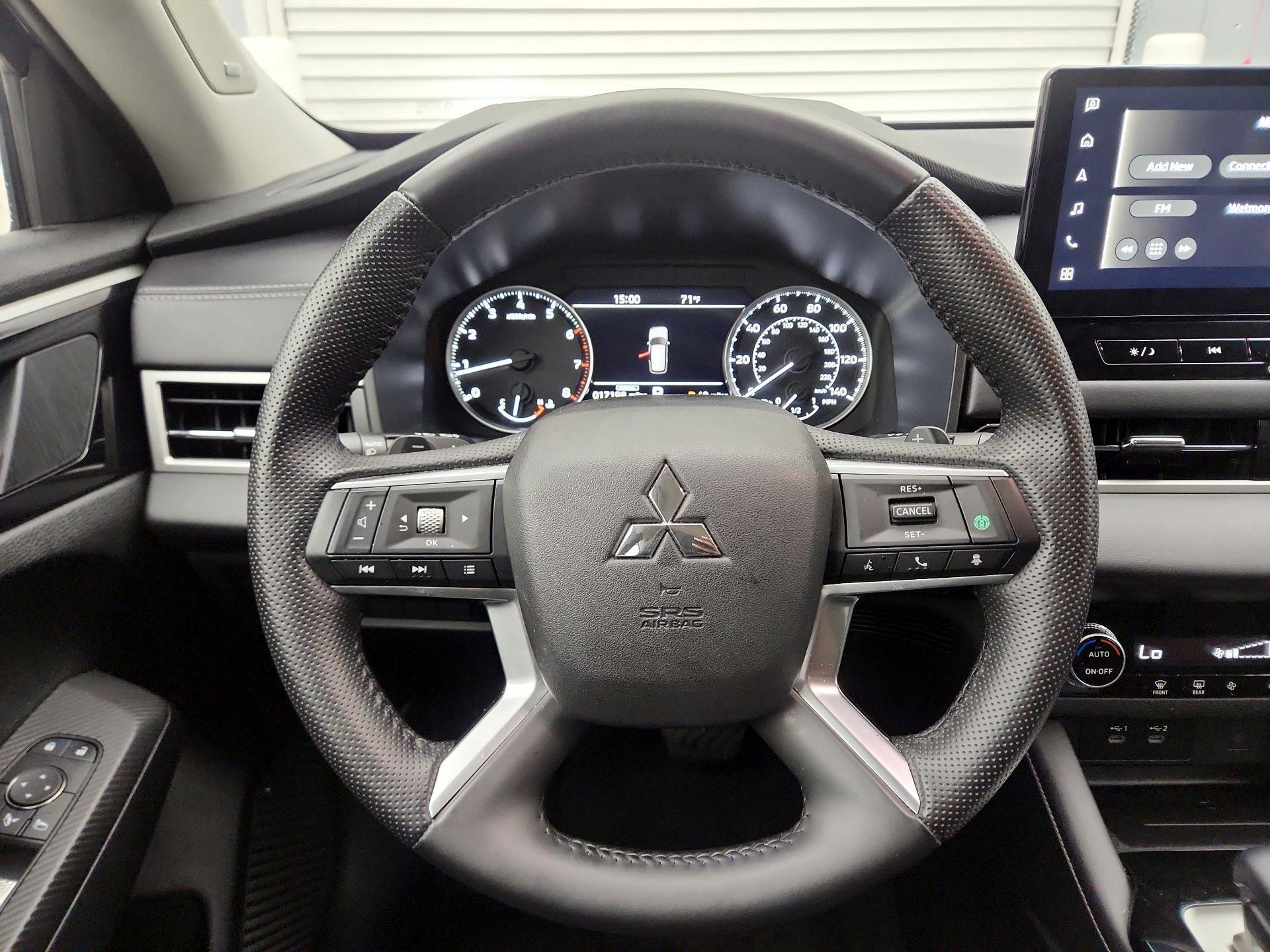 Thumbnail: 2025 Mitsubishi Outlander - 10