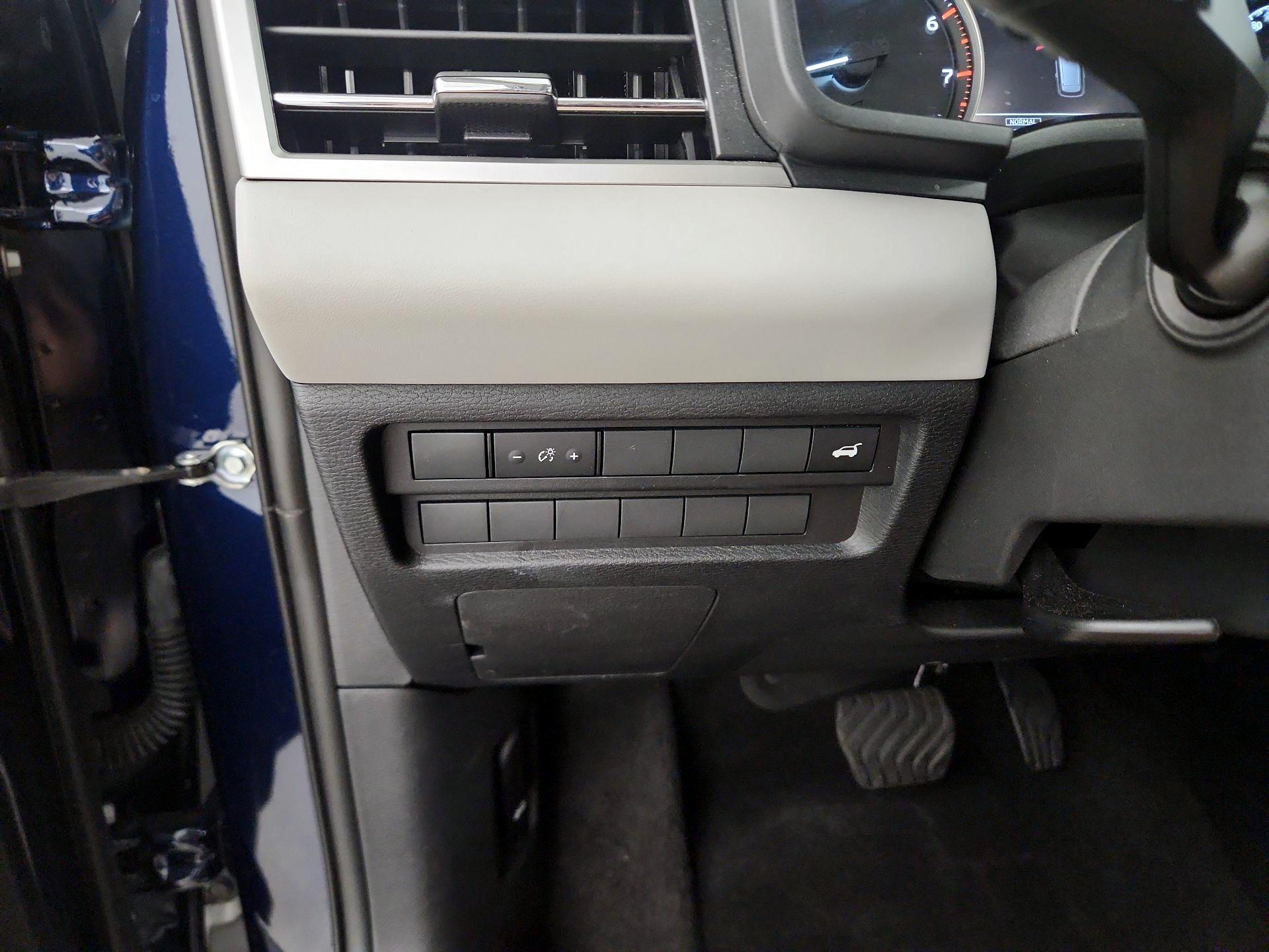 Thumbnail: 2025 Mitsubishi Outlander - 13