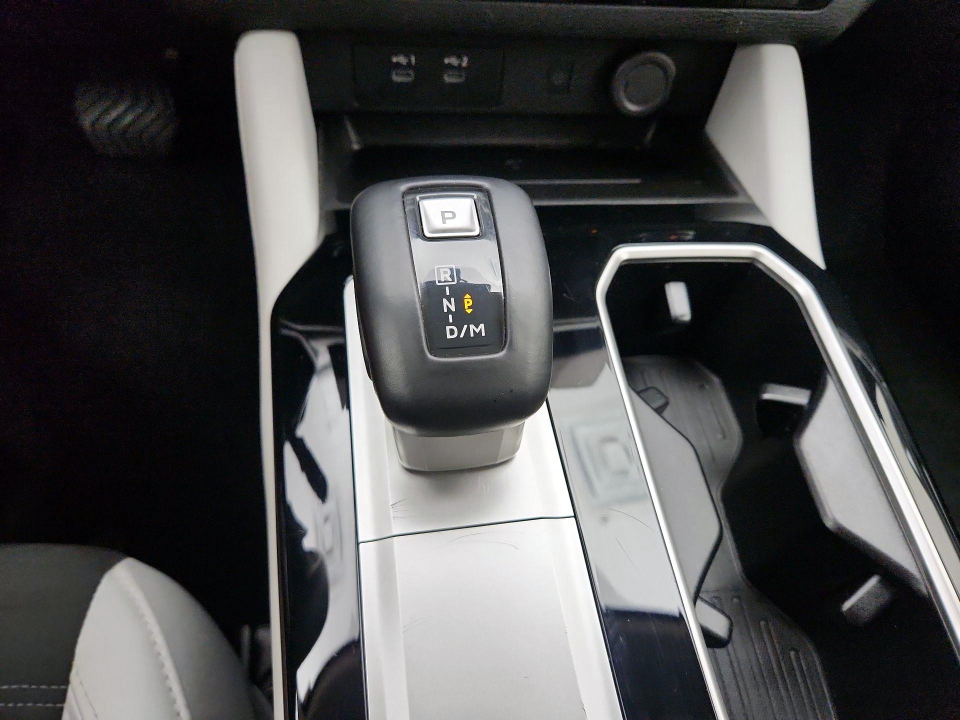 Thumbnail: 2025 Mitsubishi Outlander - 18