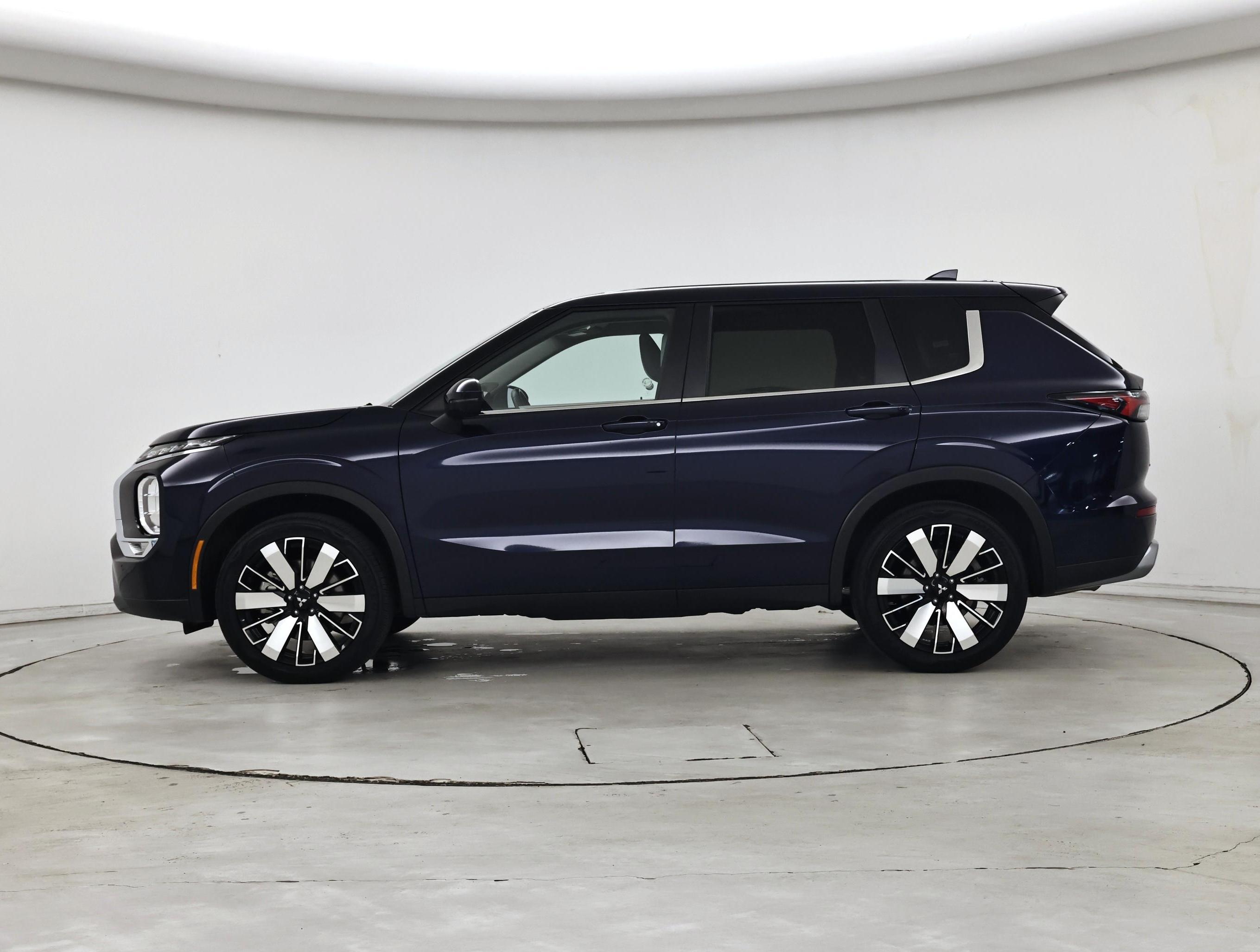 Thumbnail: 2025 Mitsubishi Outlander - 3
