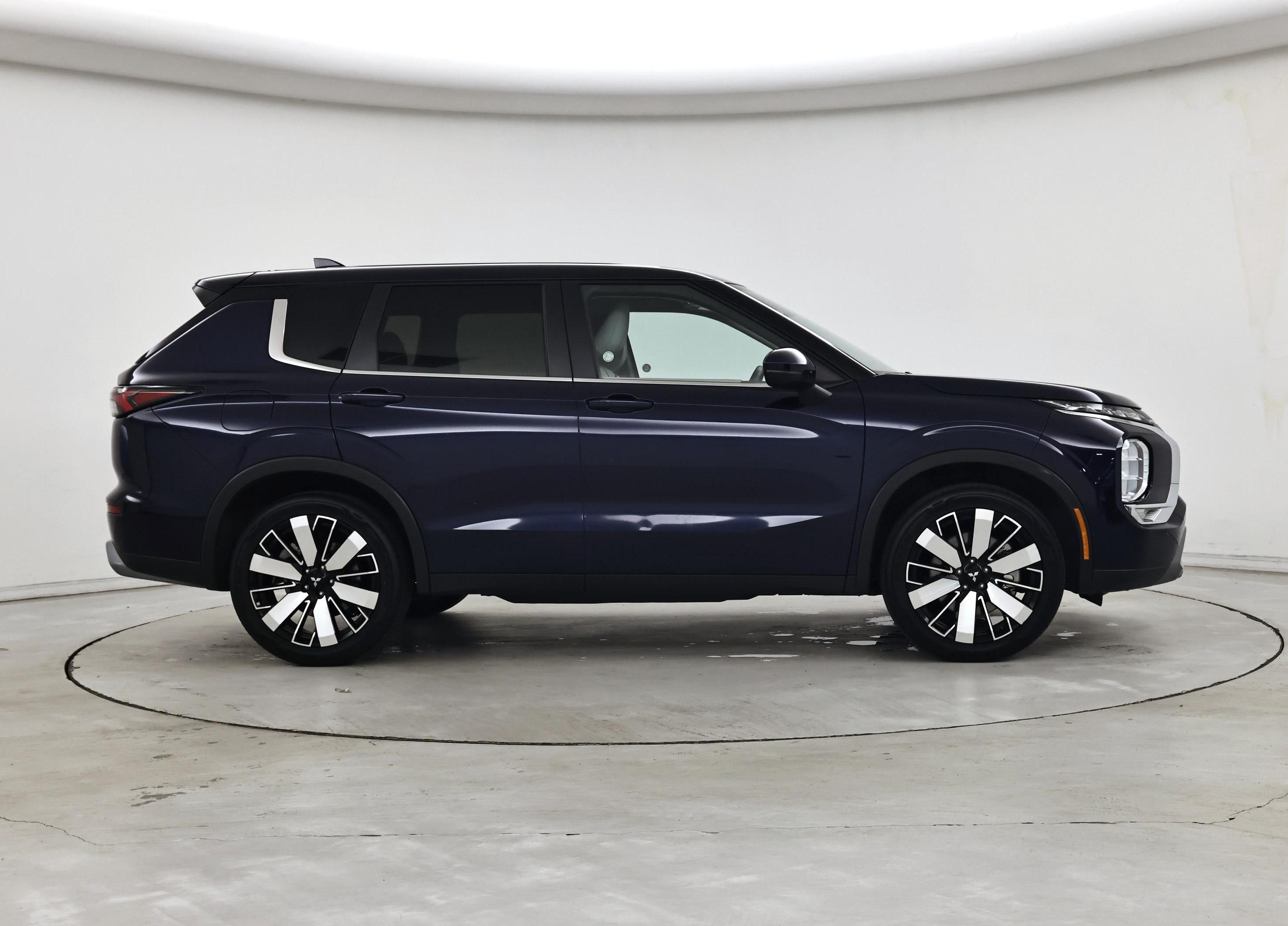 Thumbnail: 2025 Mitsubishi Outlander - 7