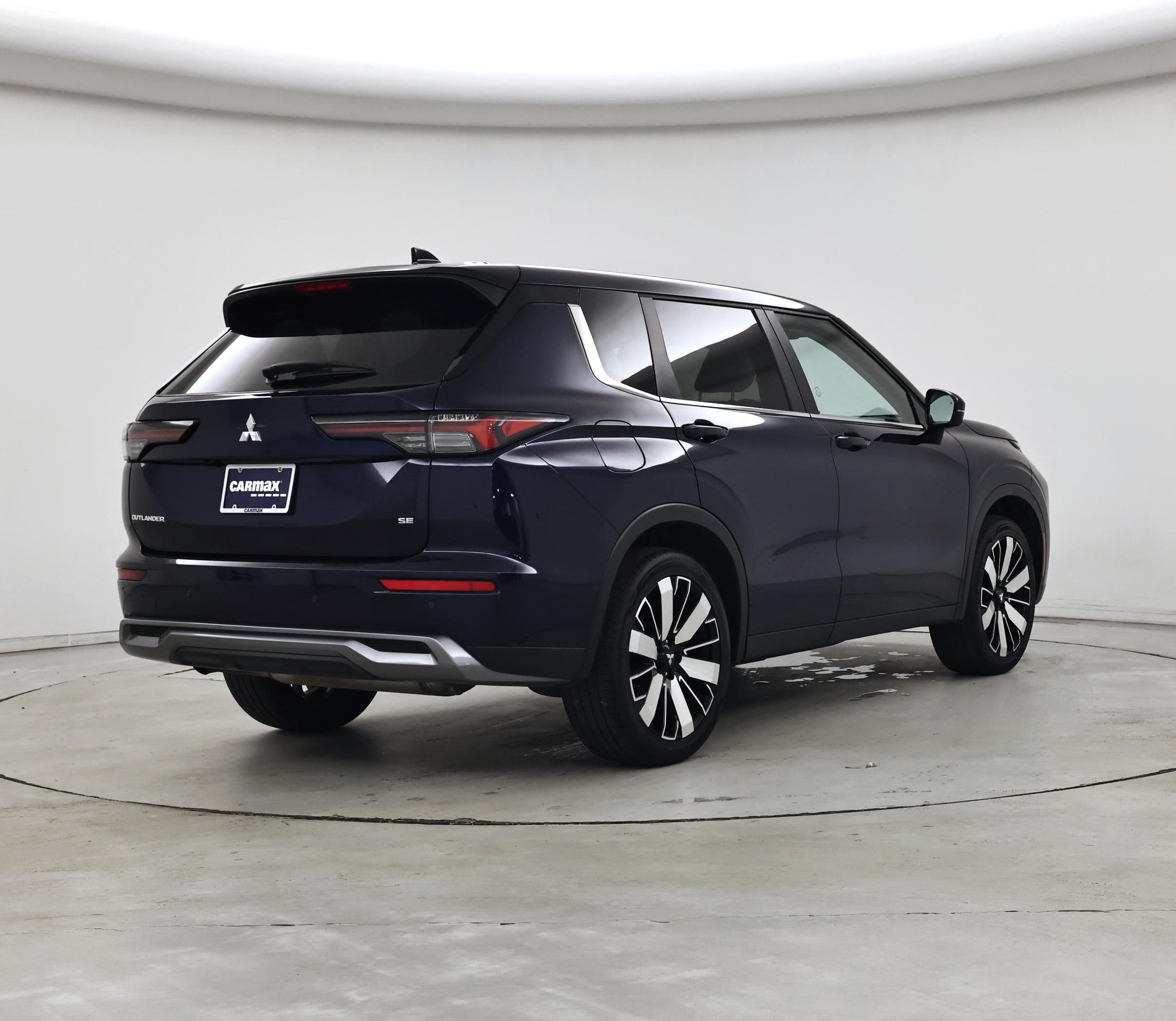 Thumbnail: 2025 Mitsubishi Outlander - 8
