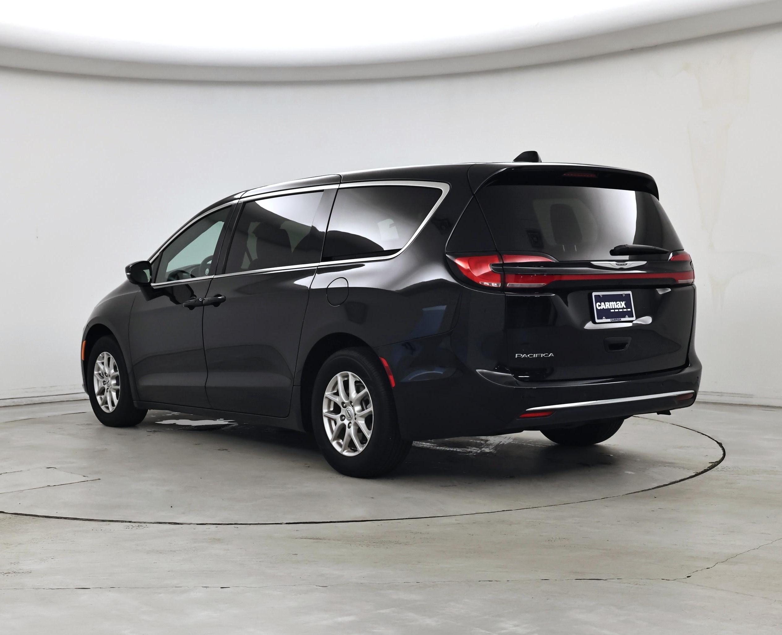 Thumbnail: 2025 Chrysler Pacifica - 2