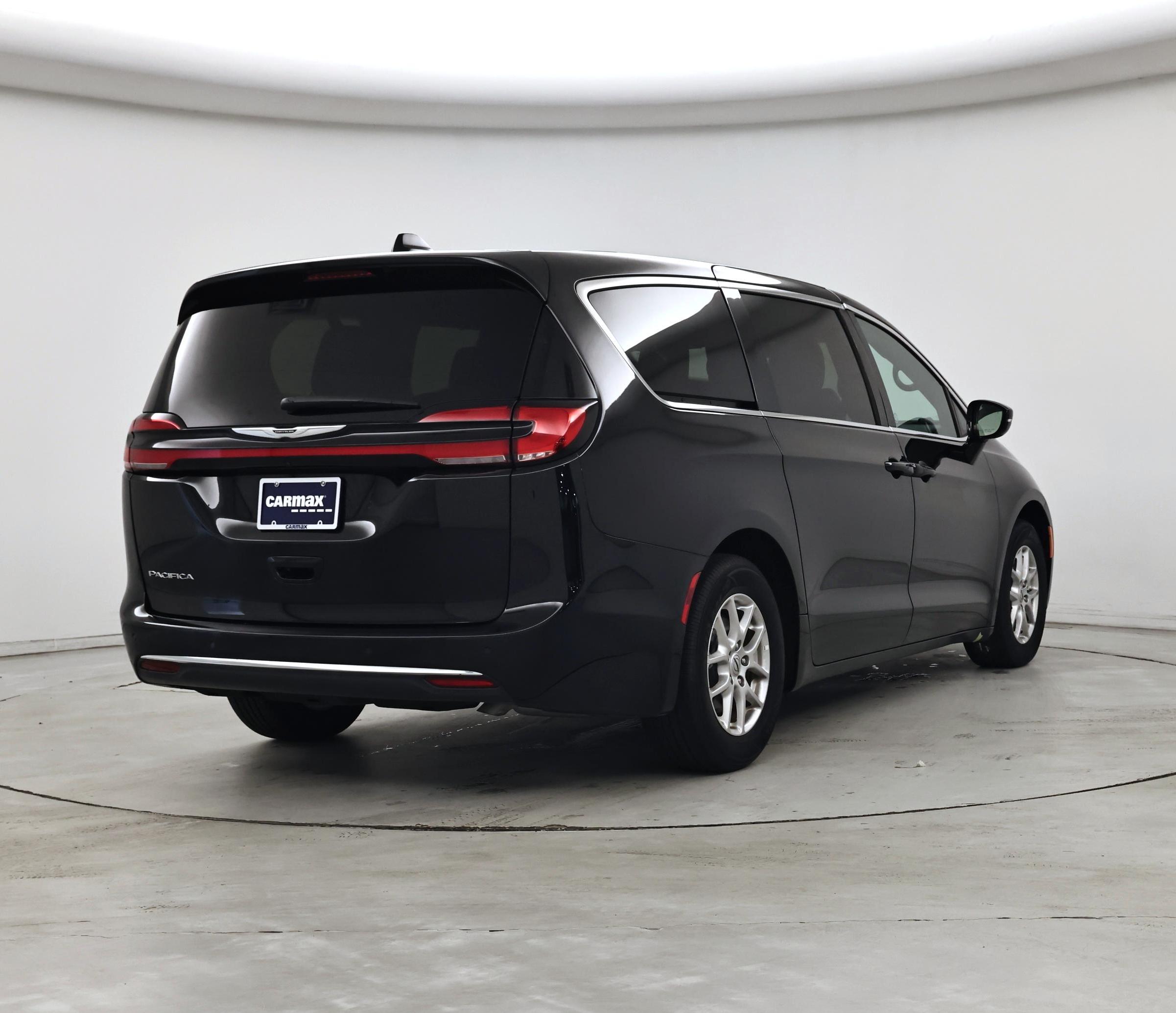 Thumbnail: 2025 Chrysler Pacifica - 8