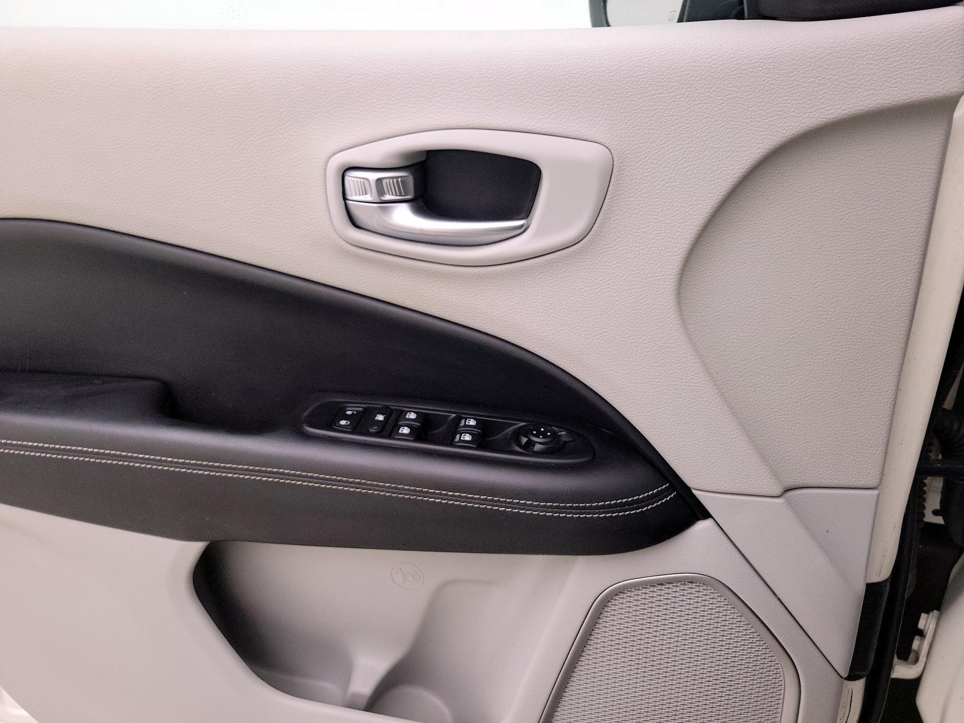 Thumbnail: 2021 Jeep Compass - 12