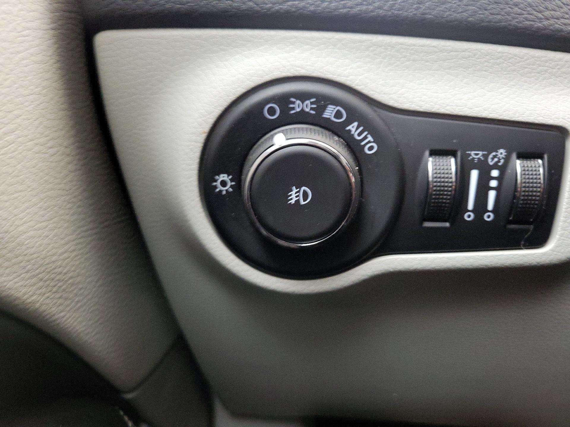 Thumbnail: 2021 Jeep Compass - 13