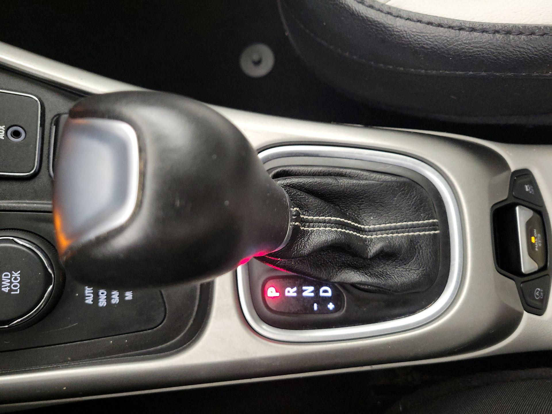 Thumbnail: 2021 Jeep Compass - 17