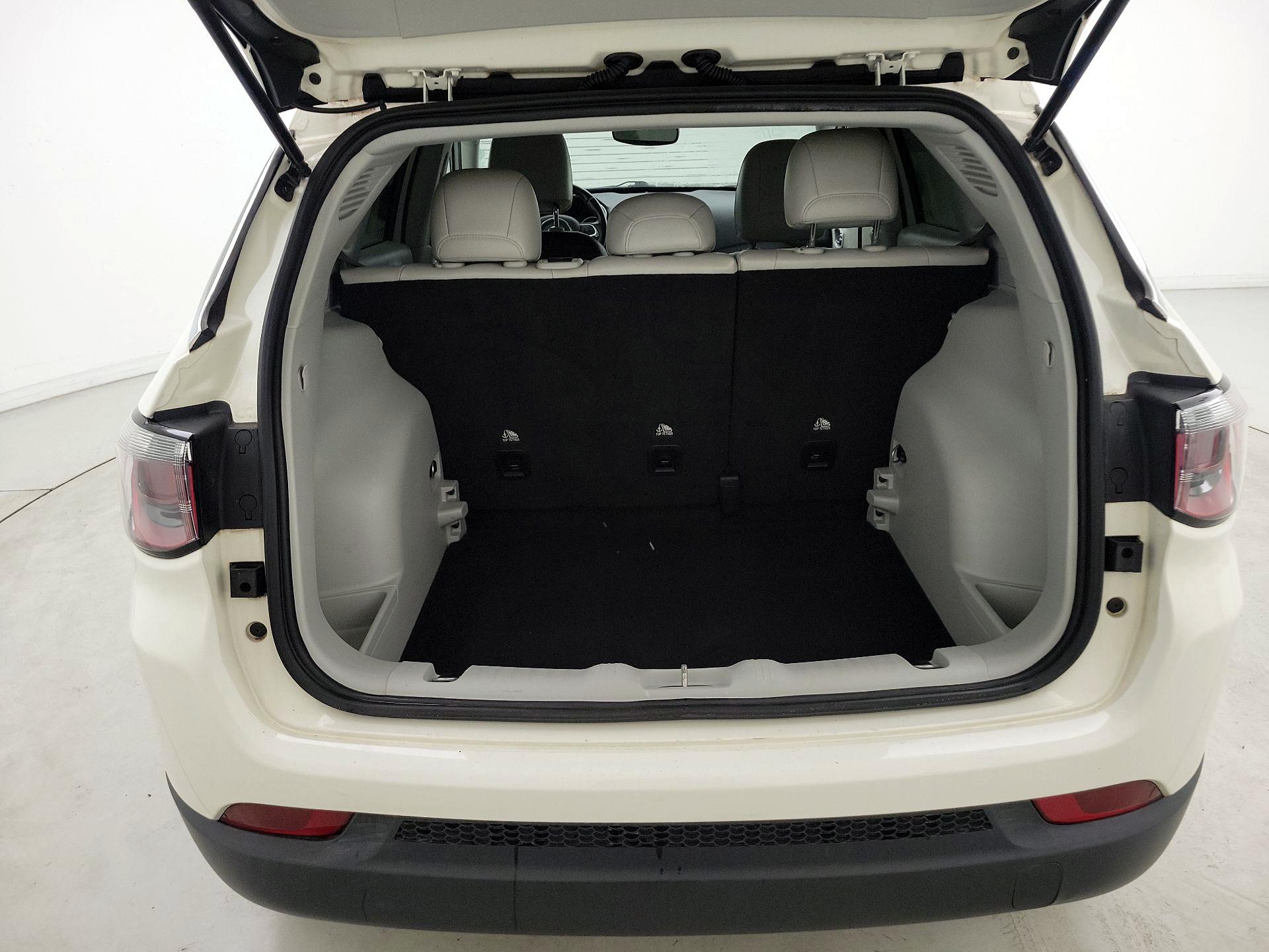 Thumbnail: 2021 Jeep Compass - 20