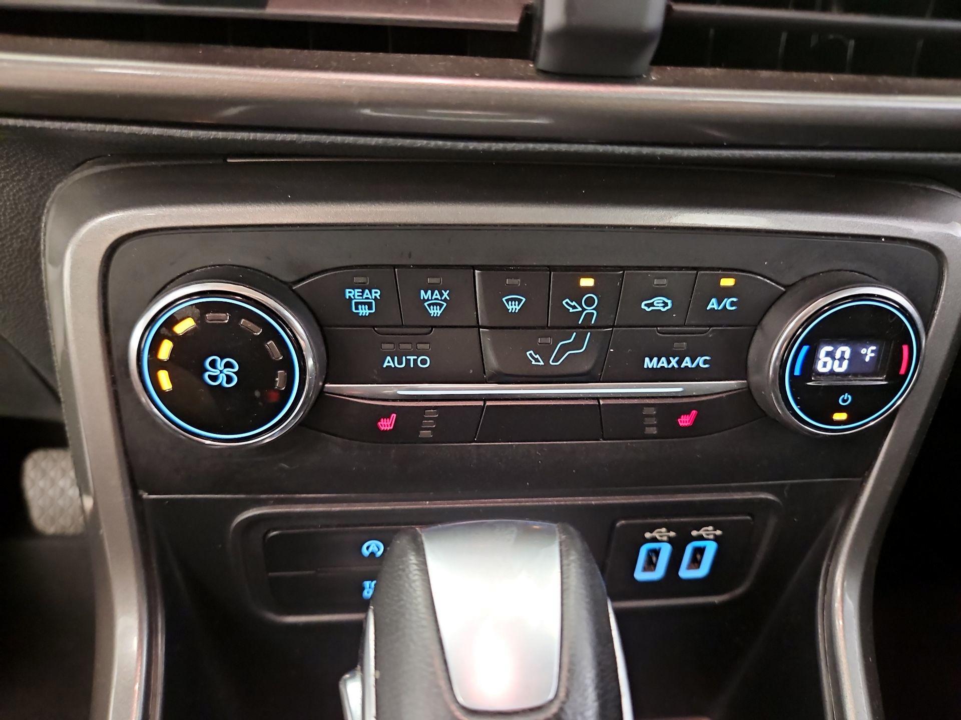 Thumbnail: 2021 Ford EcoSport - 16