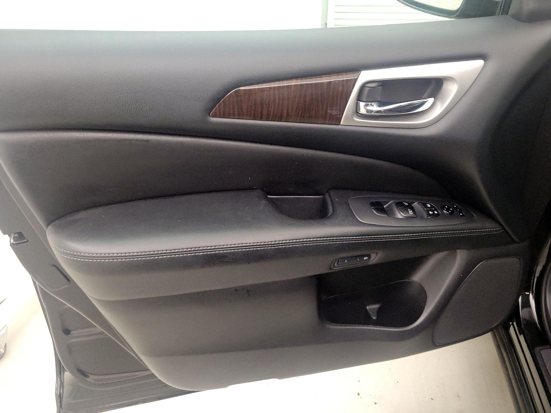 Thumbnail: 2014 Nissan Pathfinder - 12