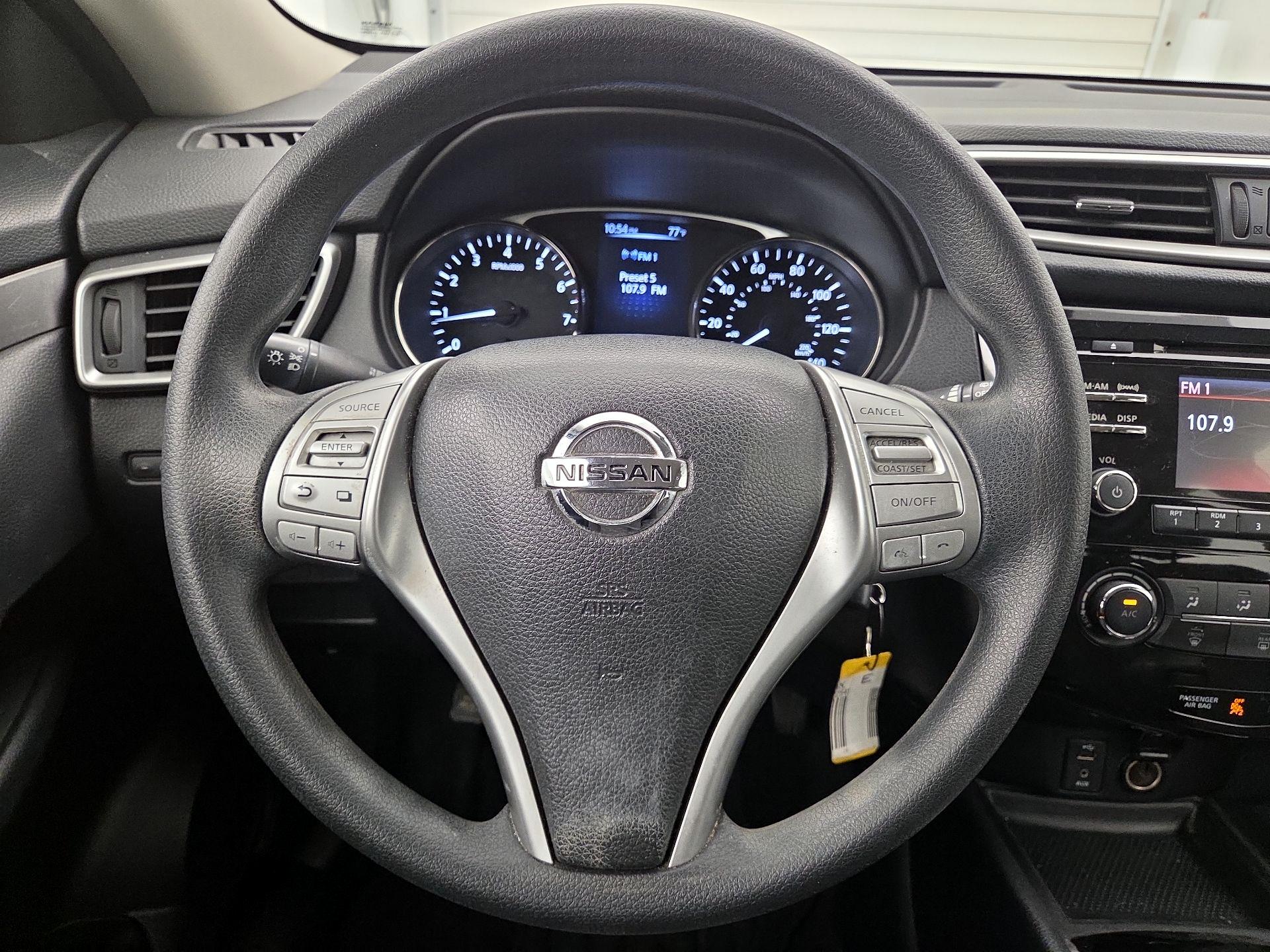 Thumbnail: 2016 Nissan Rogue - 10