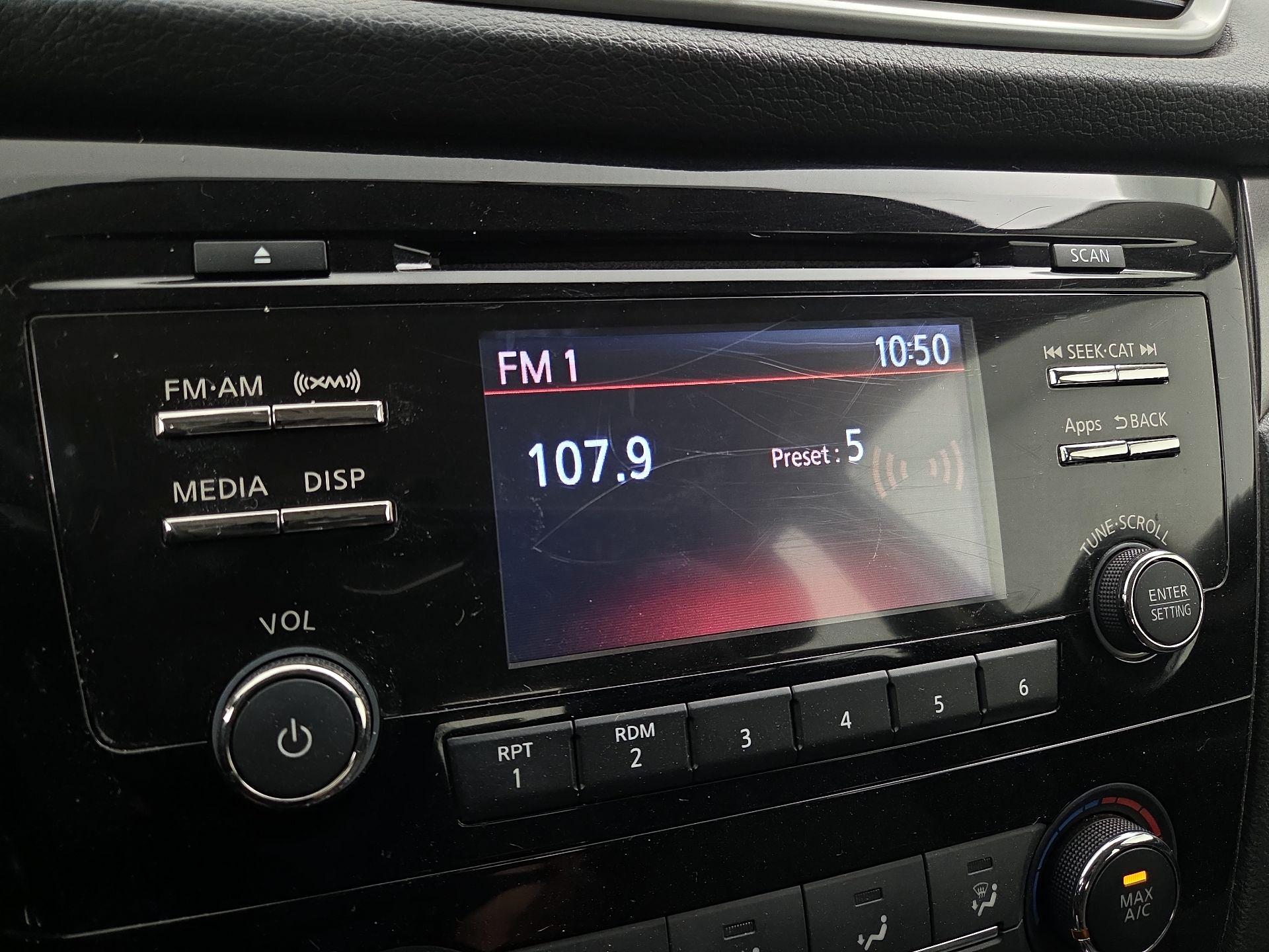 Thumbnail: 2016 Nissan Rogue - 15