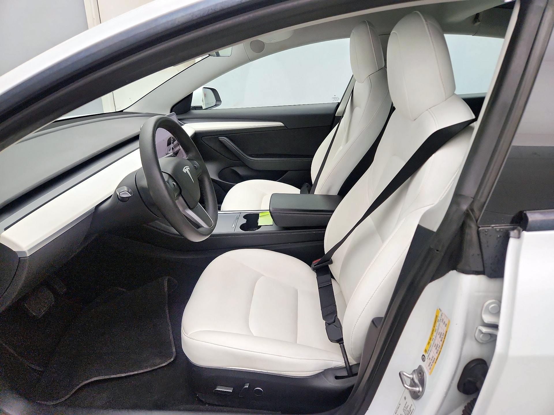 Thumbnail: 2022 Tesla Model 3 - 11