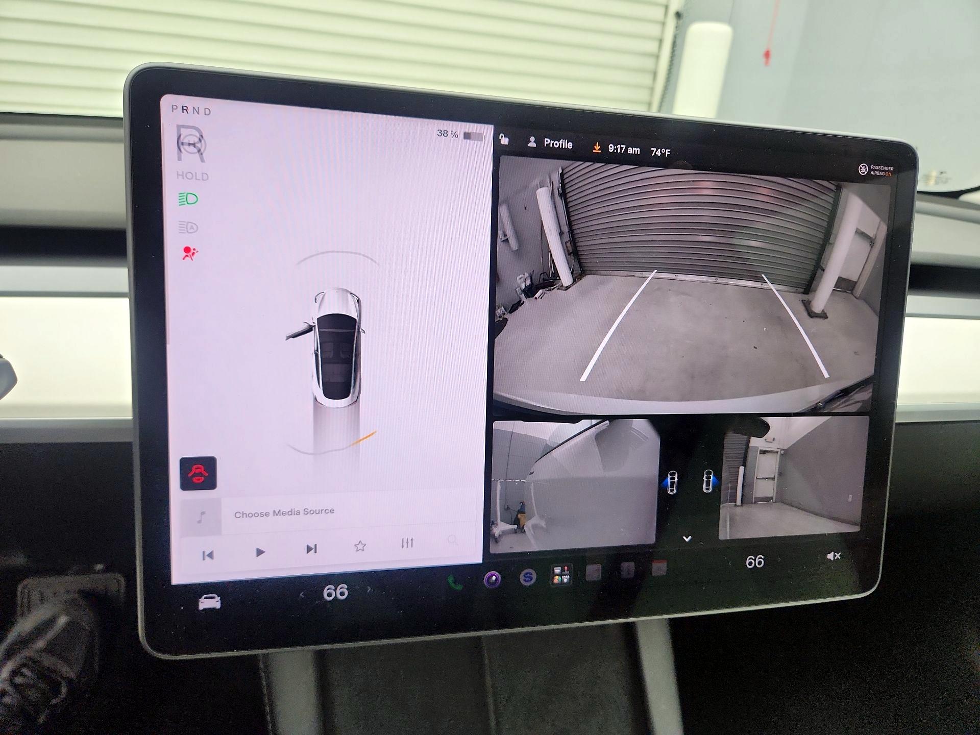 Thumbnail: 2022 Tesla Model 3 - 14