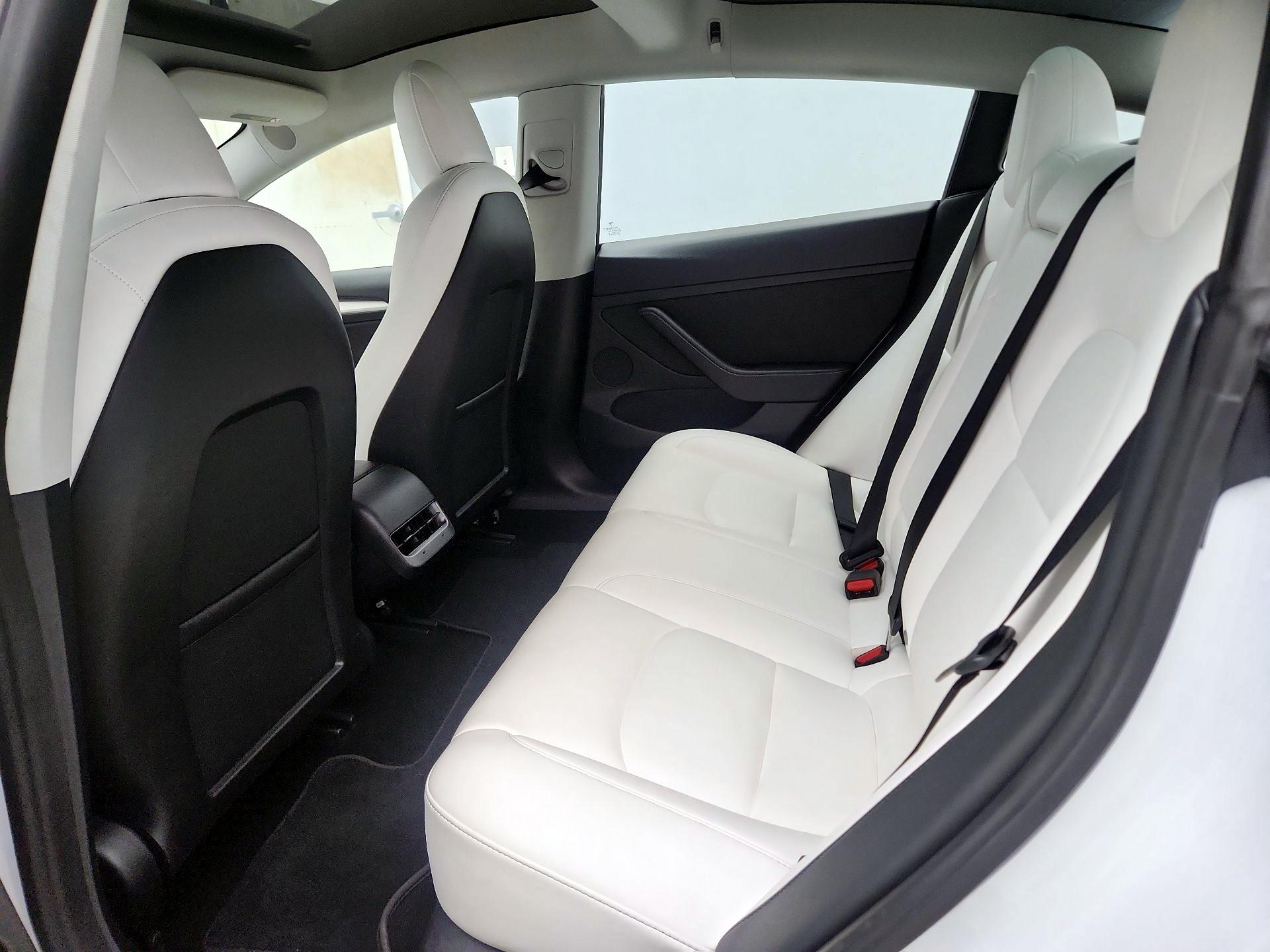 Thumbnail: 2022 Tesla Model 3 - 19