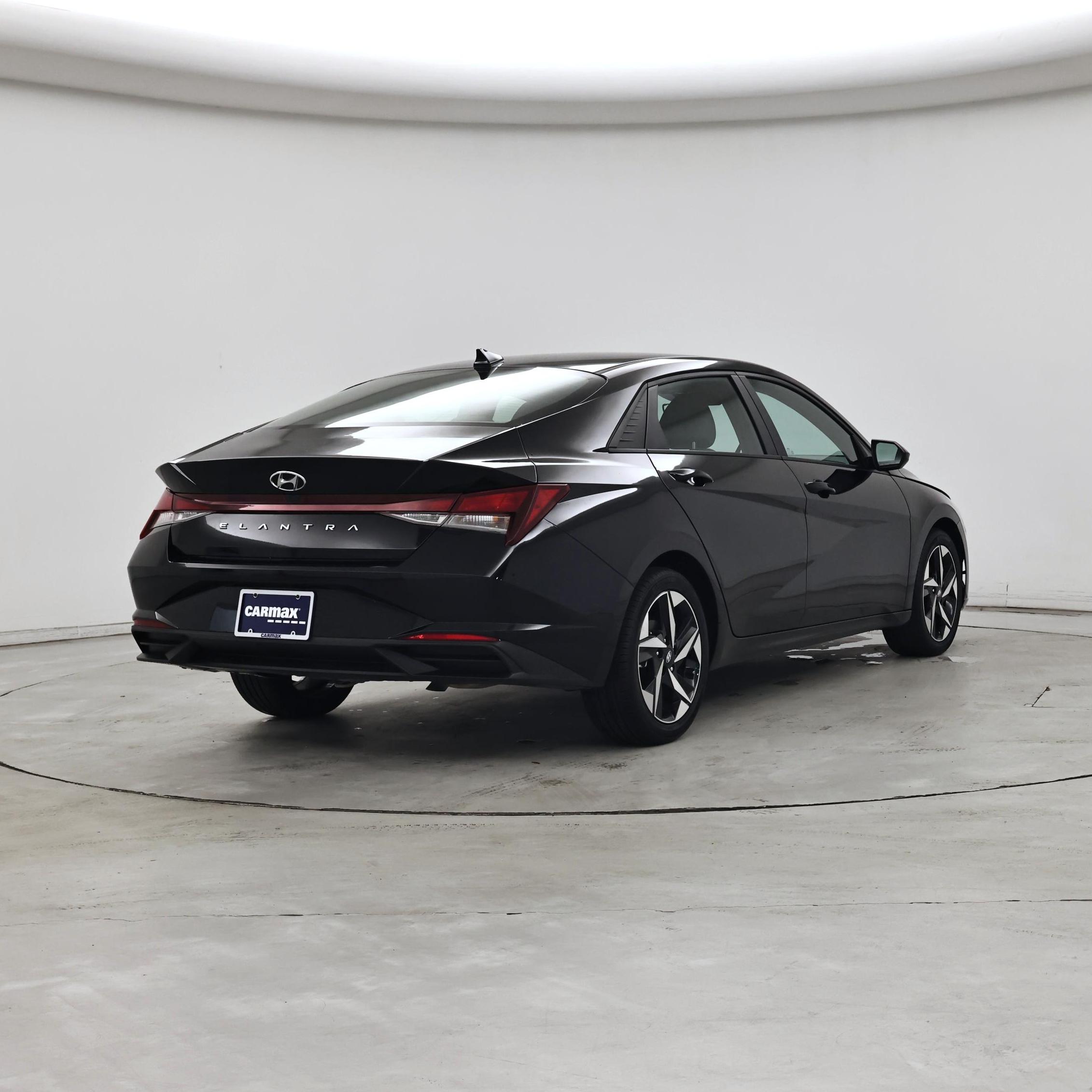 Thumbnail: 2023 Hyundai Elantra - 8
