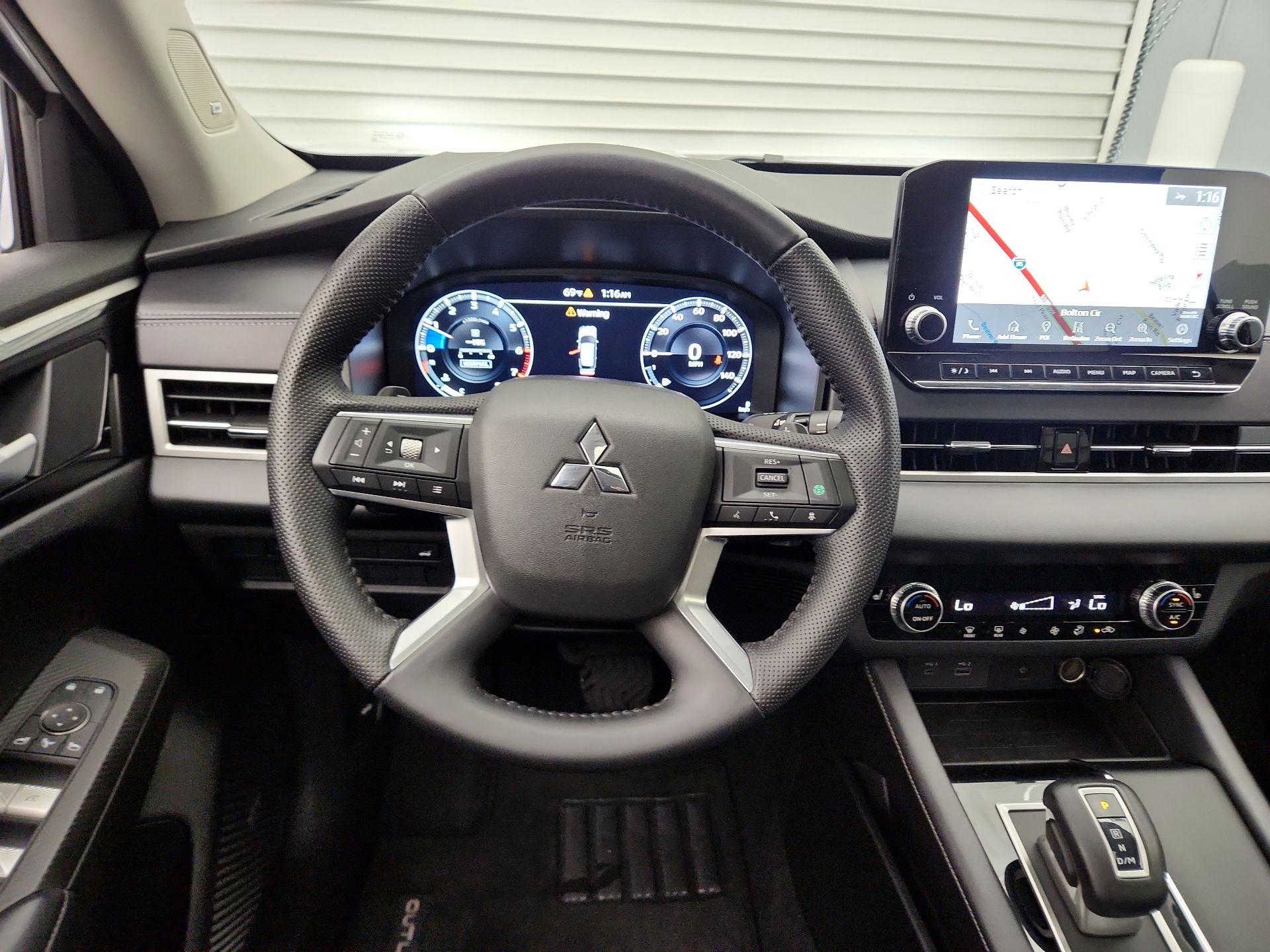 Thumbnail: 2025 Mitsubishi Outlander - 10