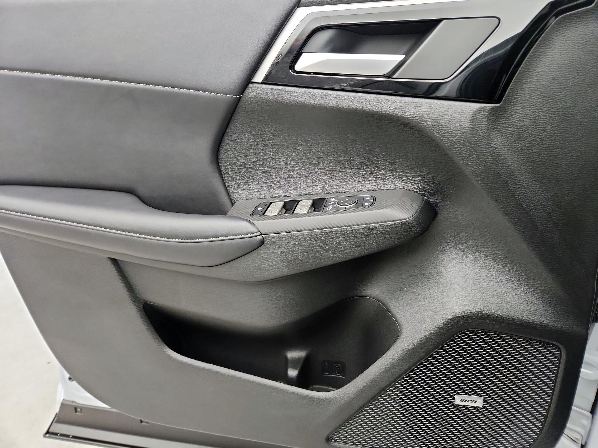Thumbnail: 2025 Mitsubishi Outlander - 12