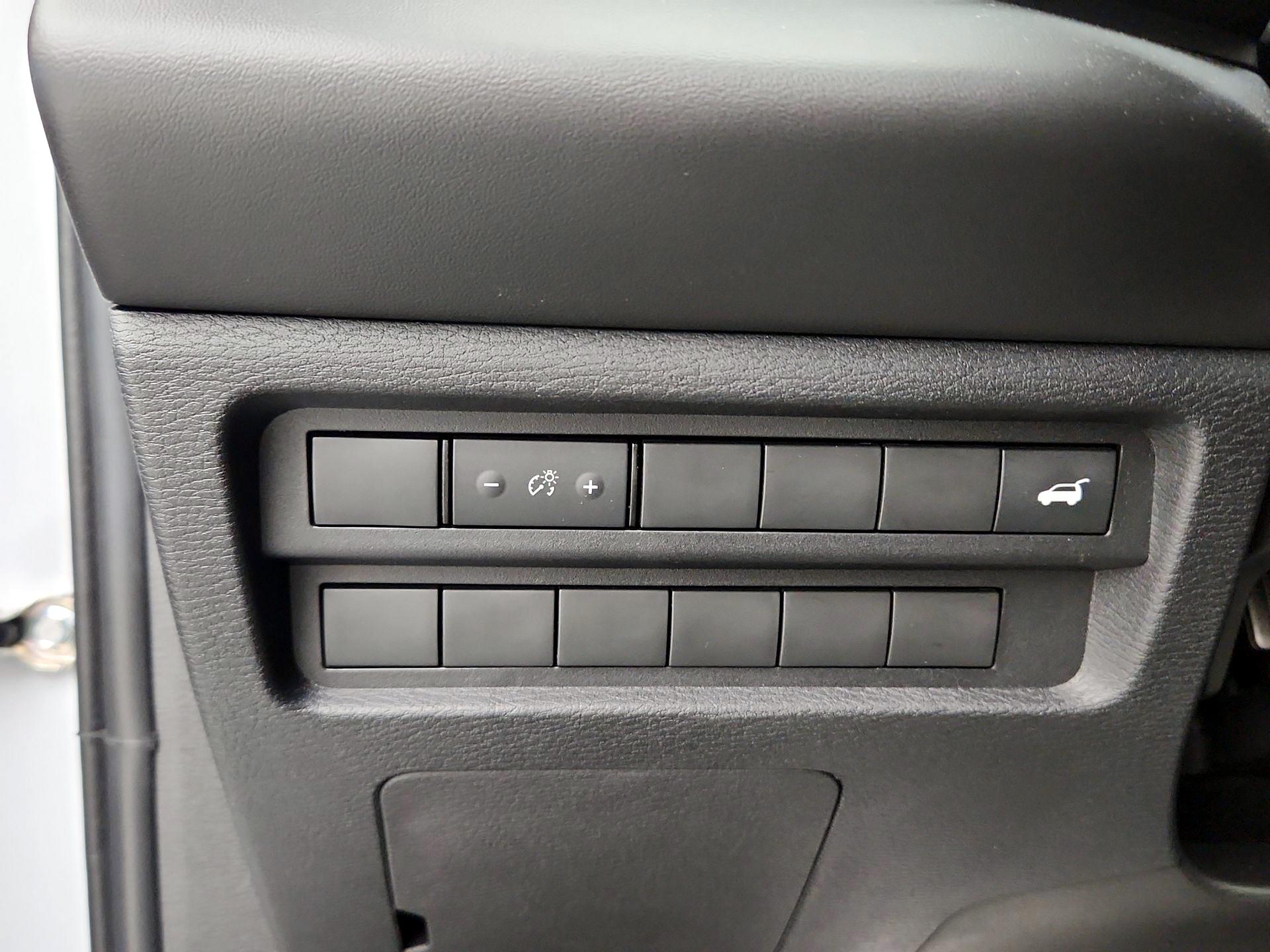 Thumbnail: 2025 Mitsubishi Outlander - 13