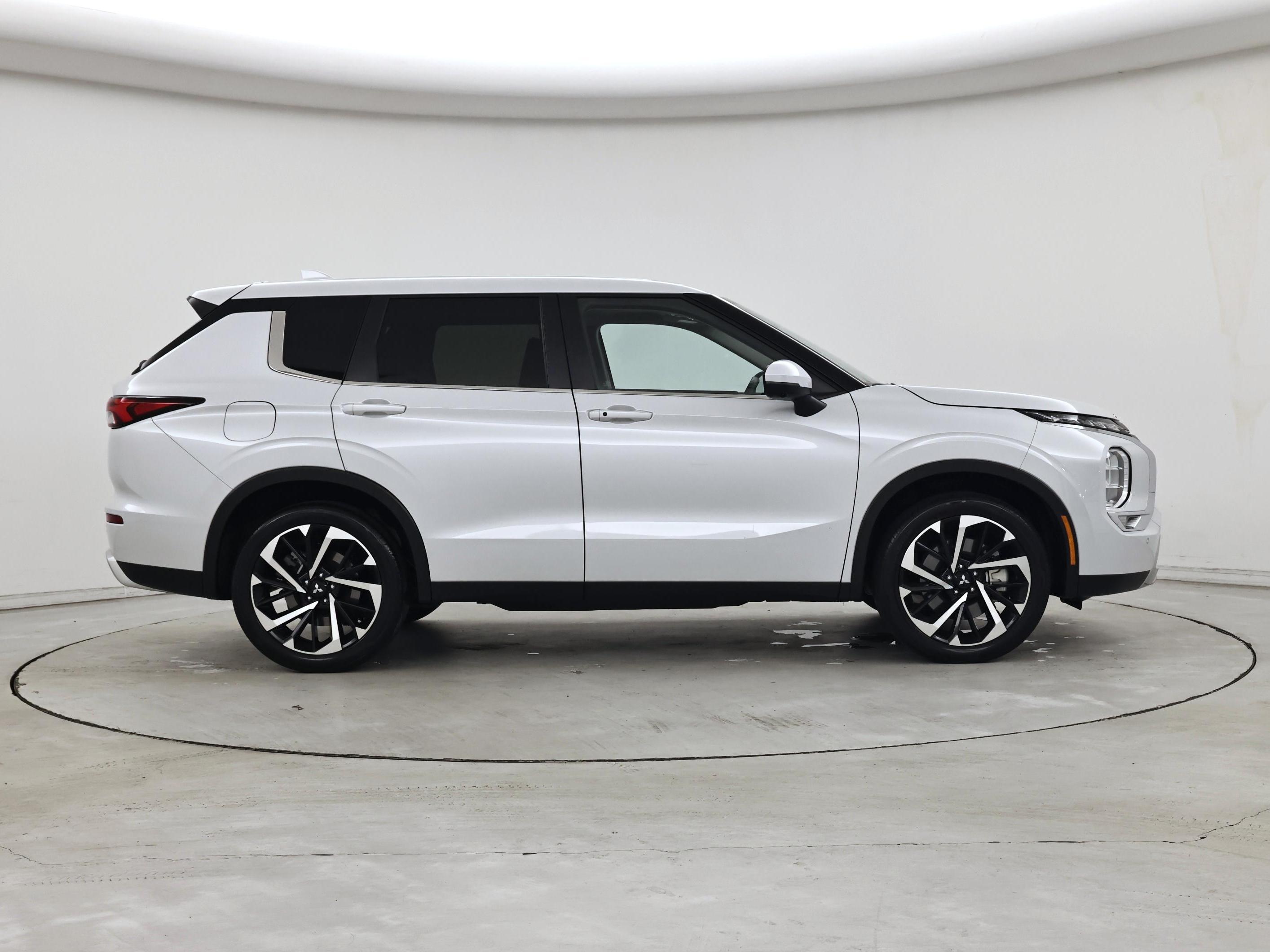 Thumbnail: 2025 Mitsubishi Outlander - 7