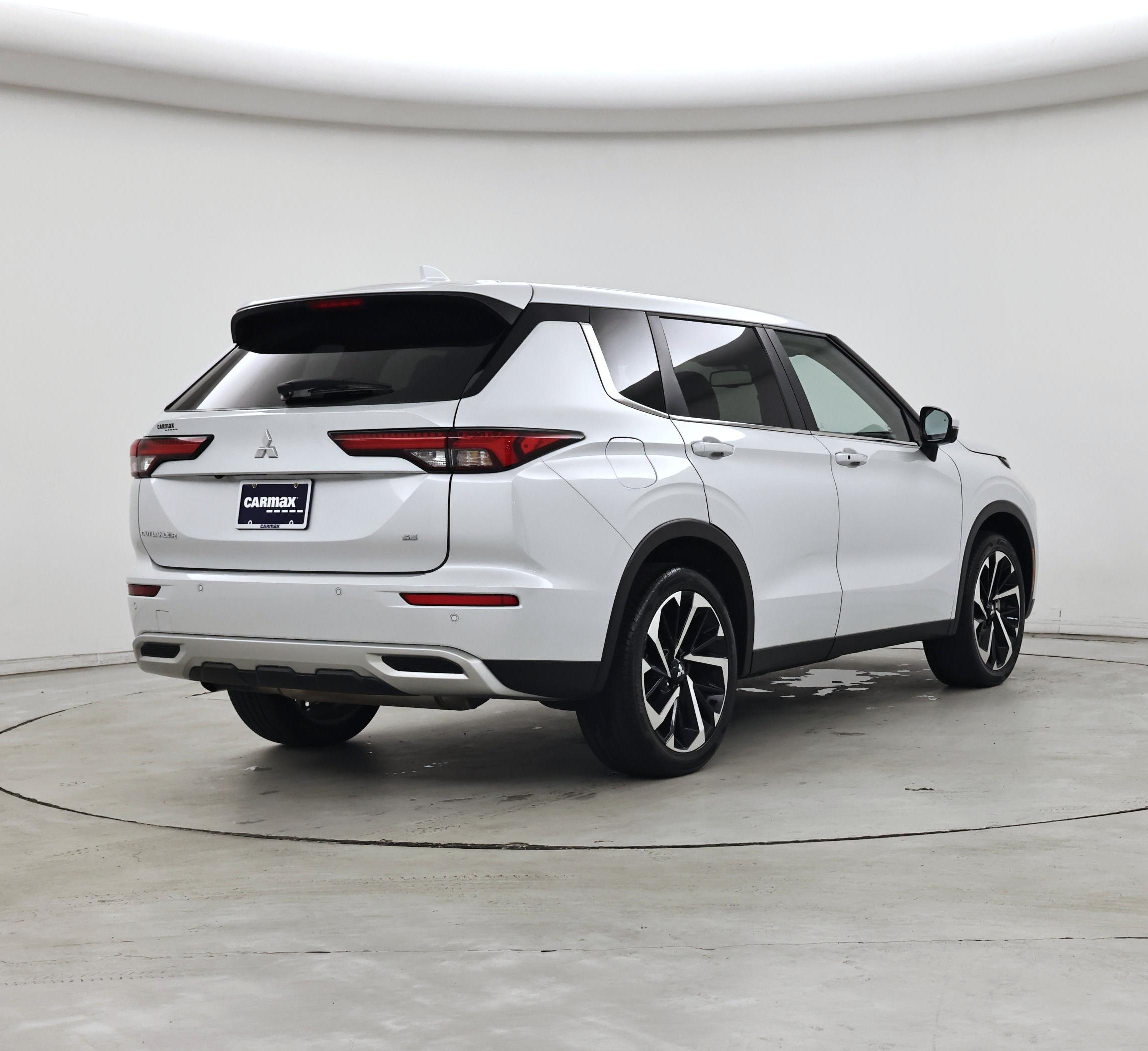 Thumbnail: 2025 Mitsubishi Outlander - 8
