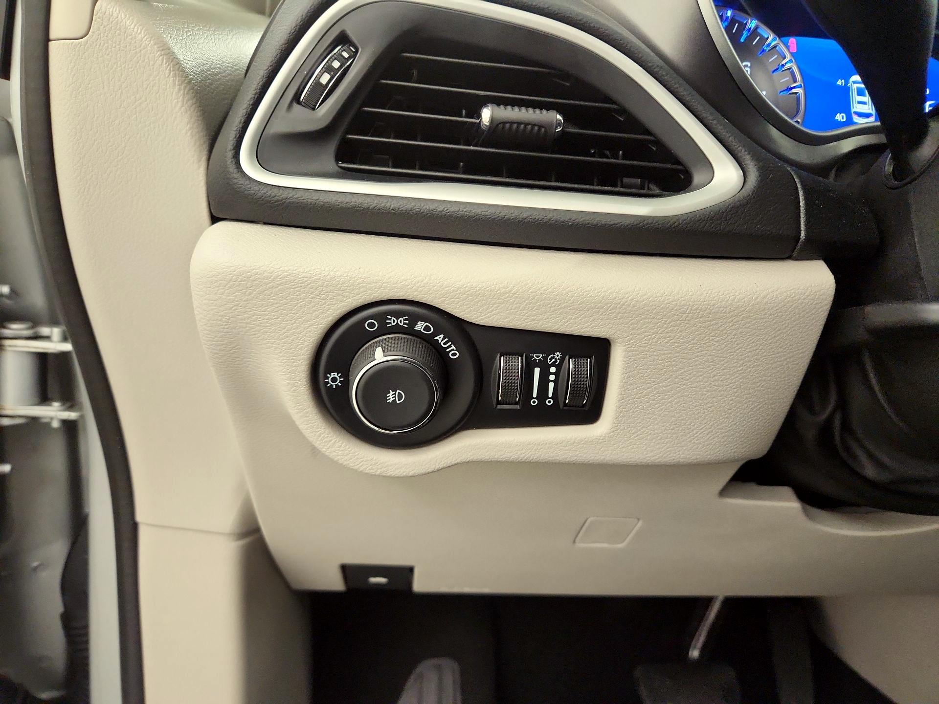 Thumbnail: 2024 Chrysler Pacifica - 11