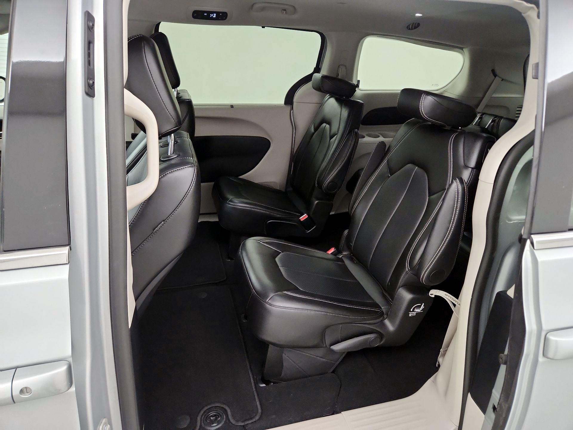 Thumbnail: 2024 Chrysler Pacifica - 17