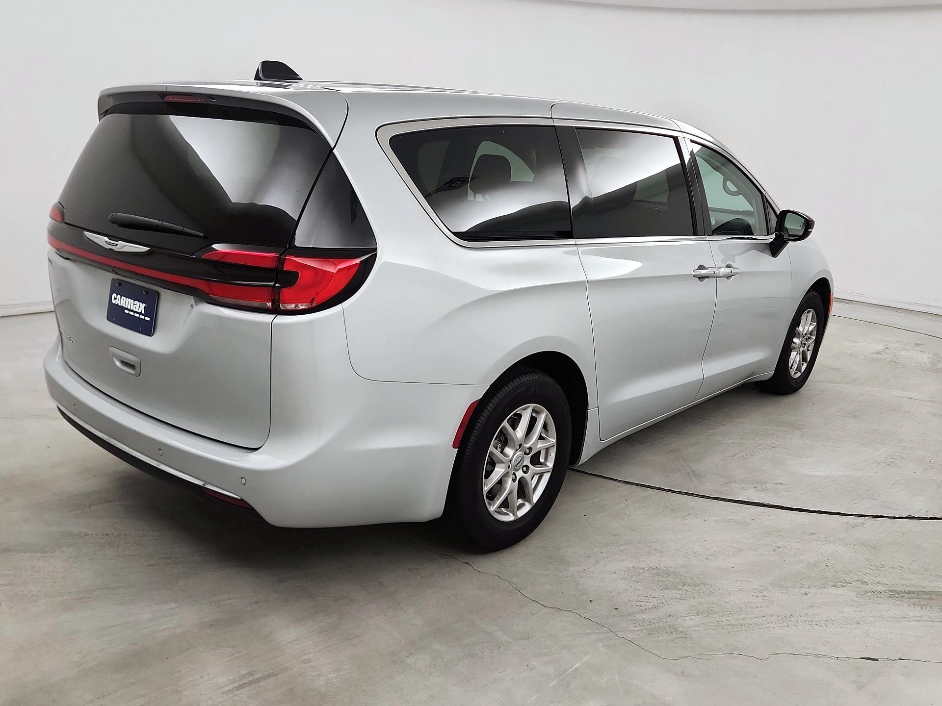 Thumbnail: 2024 Chrysler Pacifica - 5