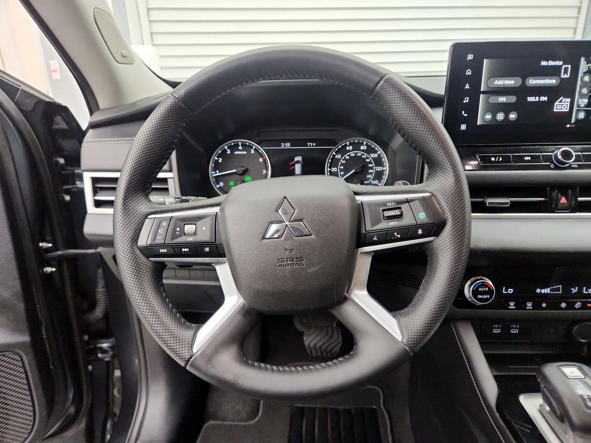 Thumbnail: 2025 Mitsubishi Outlander - 10