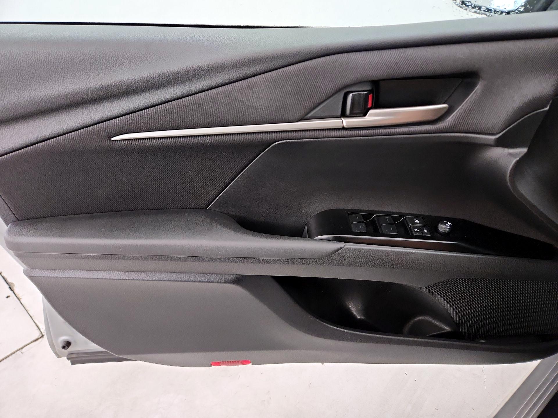 Thumbnail: 2025 Toyota Camry - 12