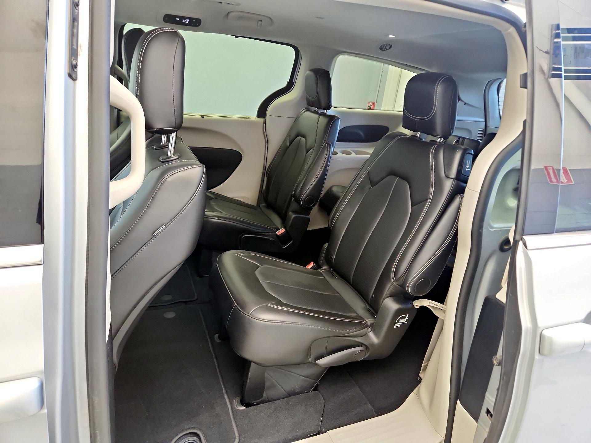 Thumbnail: 2024 Chrysler Pacifica - 9