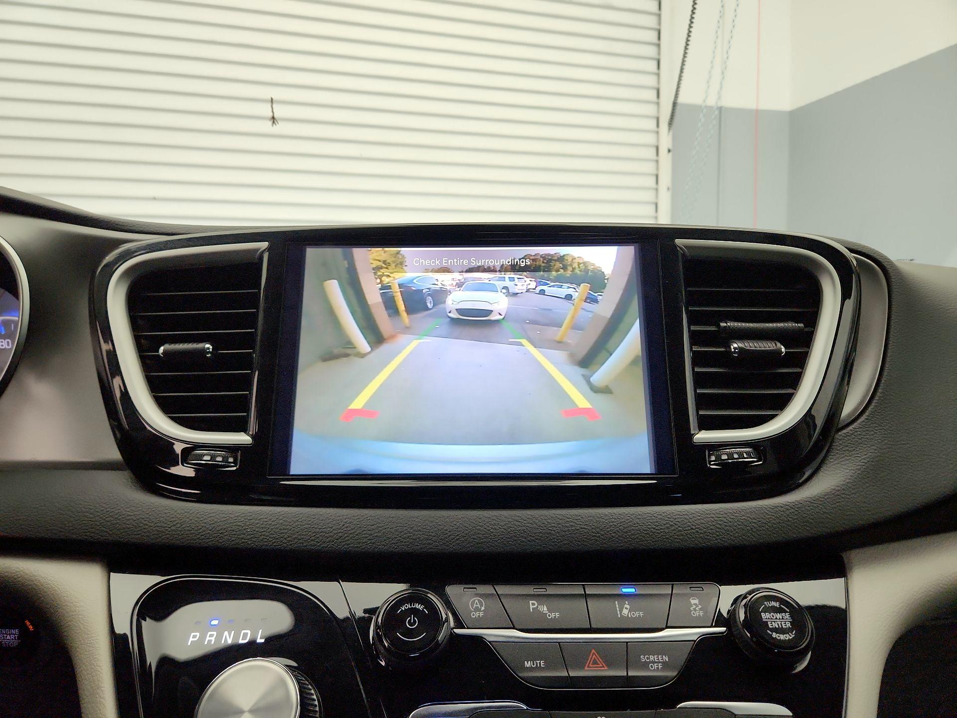 Thumbnail: 2024 Chrysler Pacifica - 14