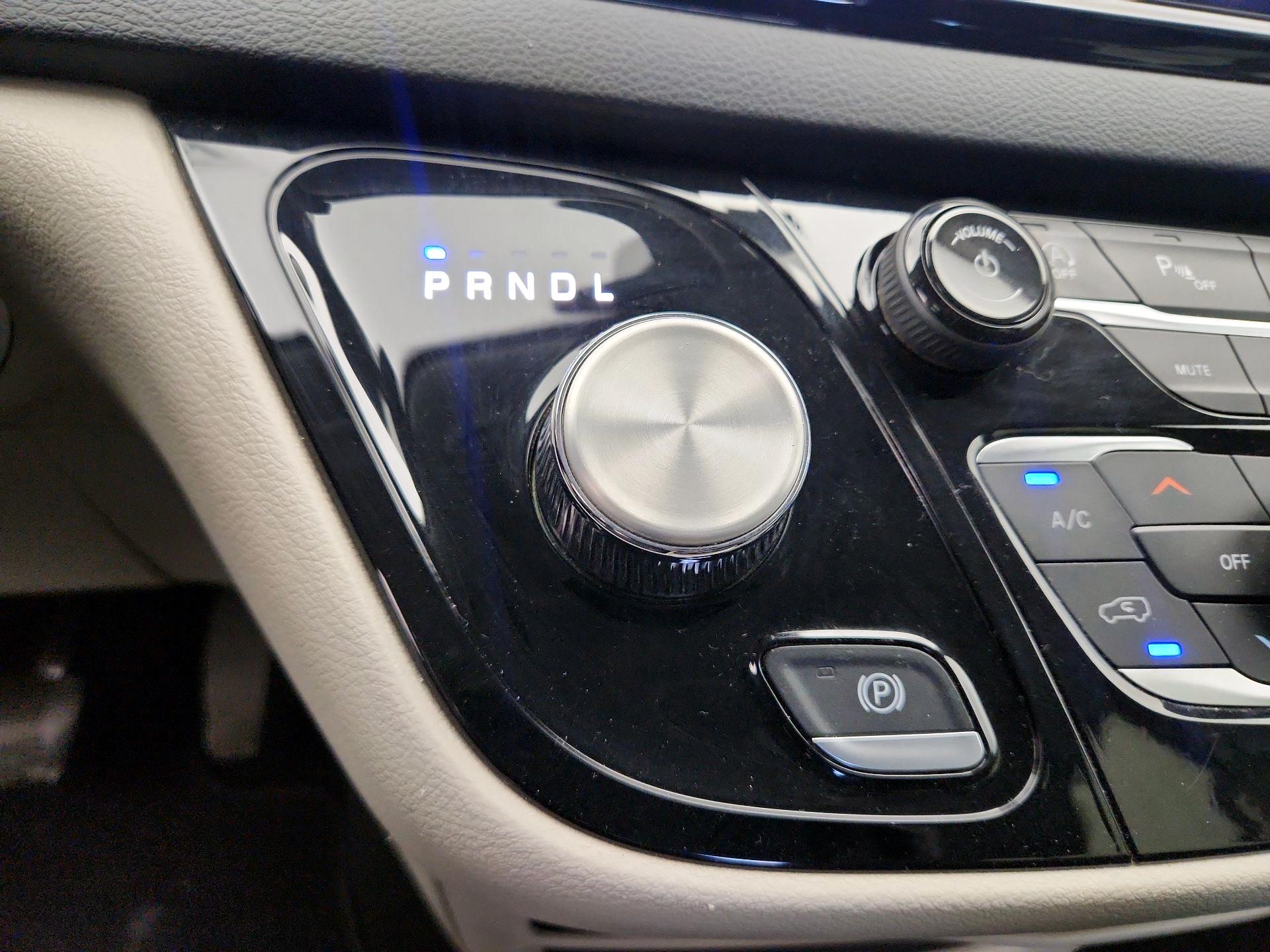 Thumbnail: 2024 Chrysler Pacifica - 17