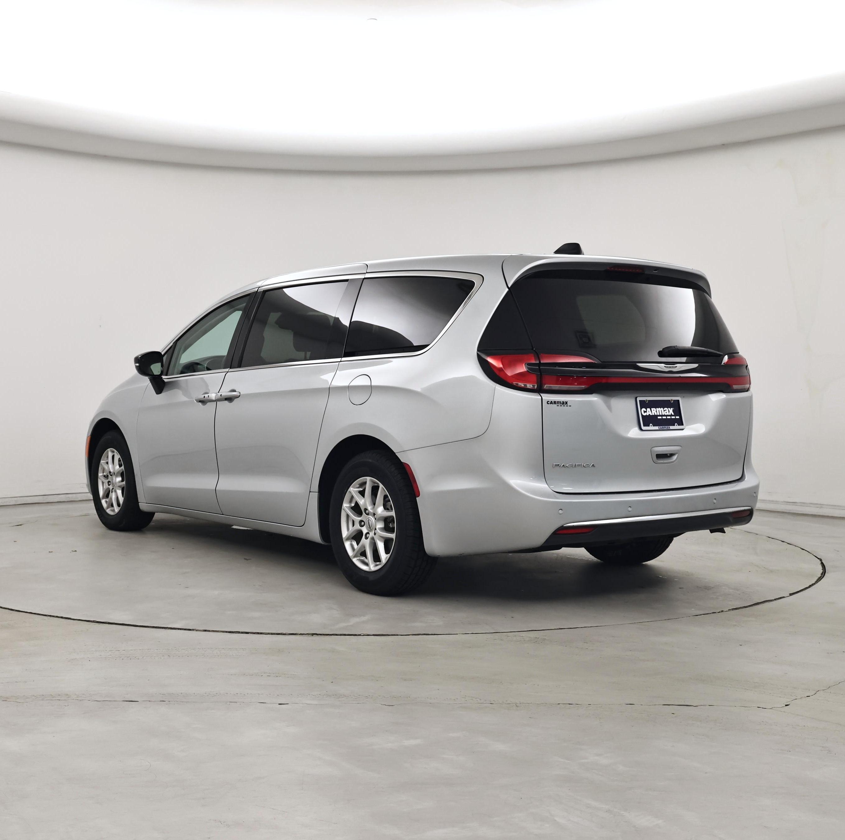 Thumbnail: 2024 Chrysler Pacifica - 2