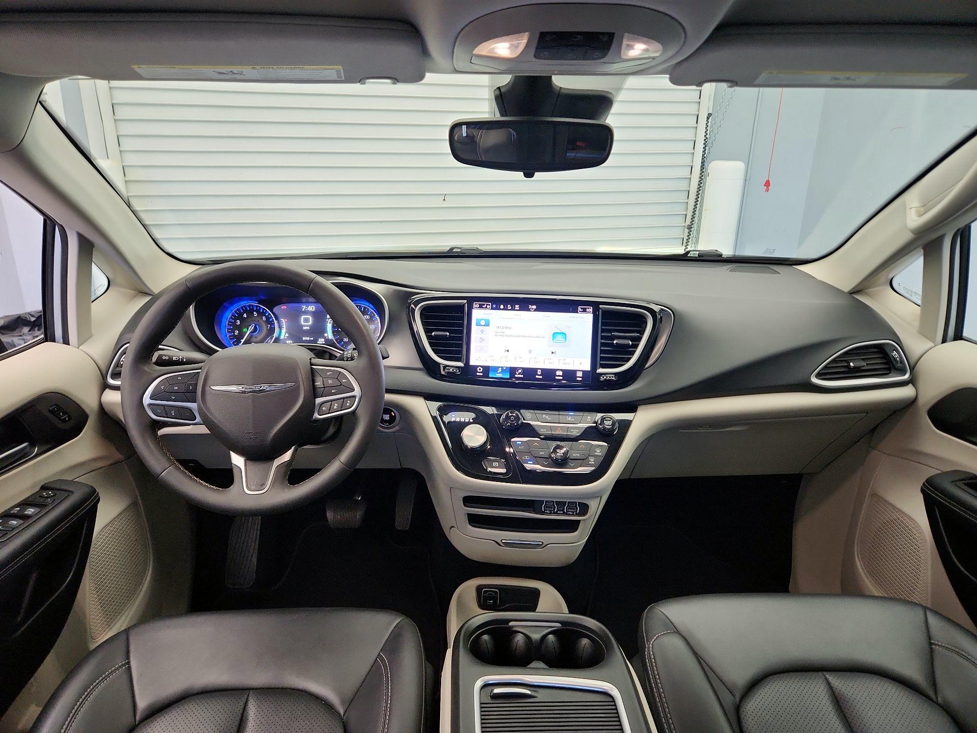 Thumbnail: 2024 Chrysler Pacifica - 19