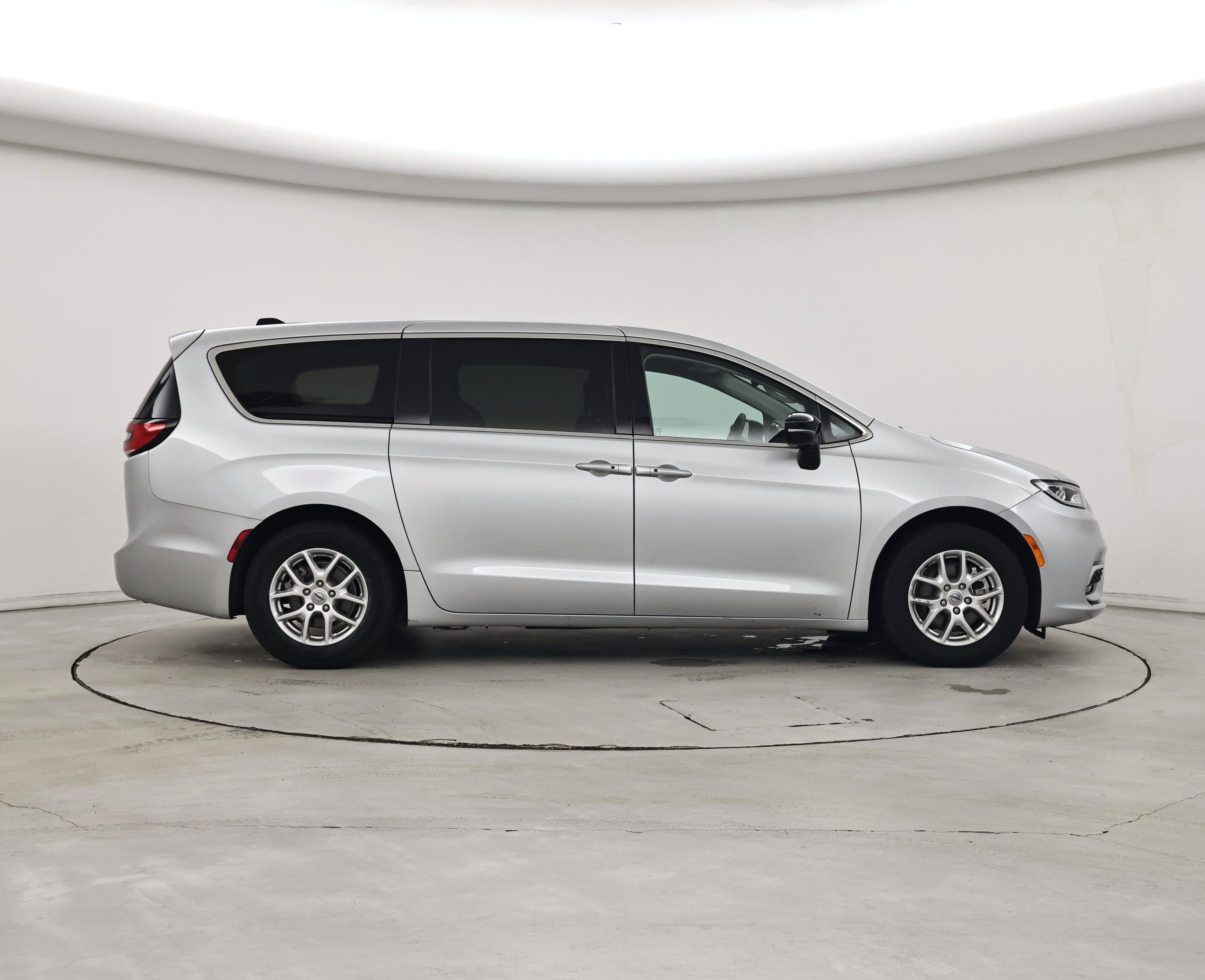 Thumbnail: 2024 Chrysler Pacifica - 7