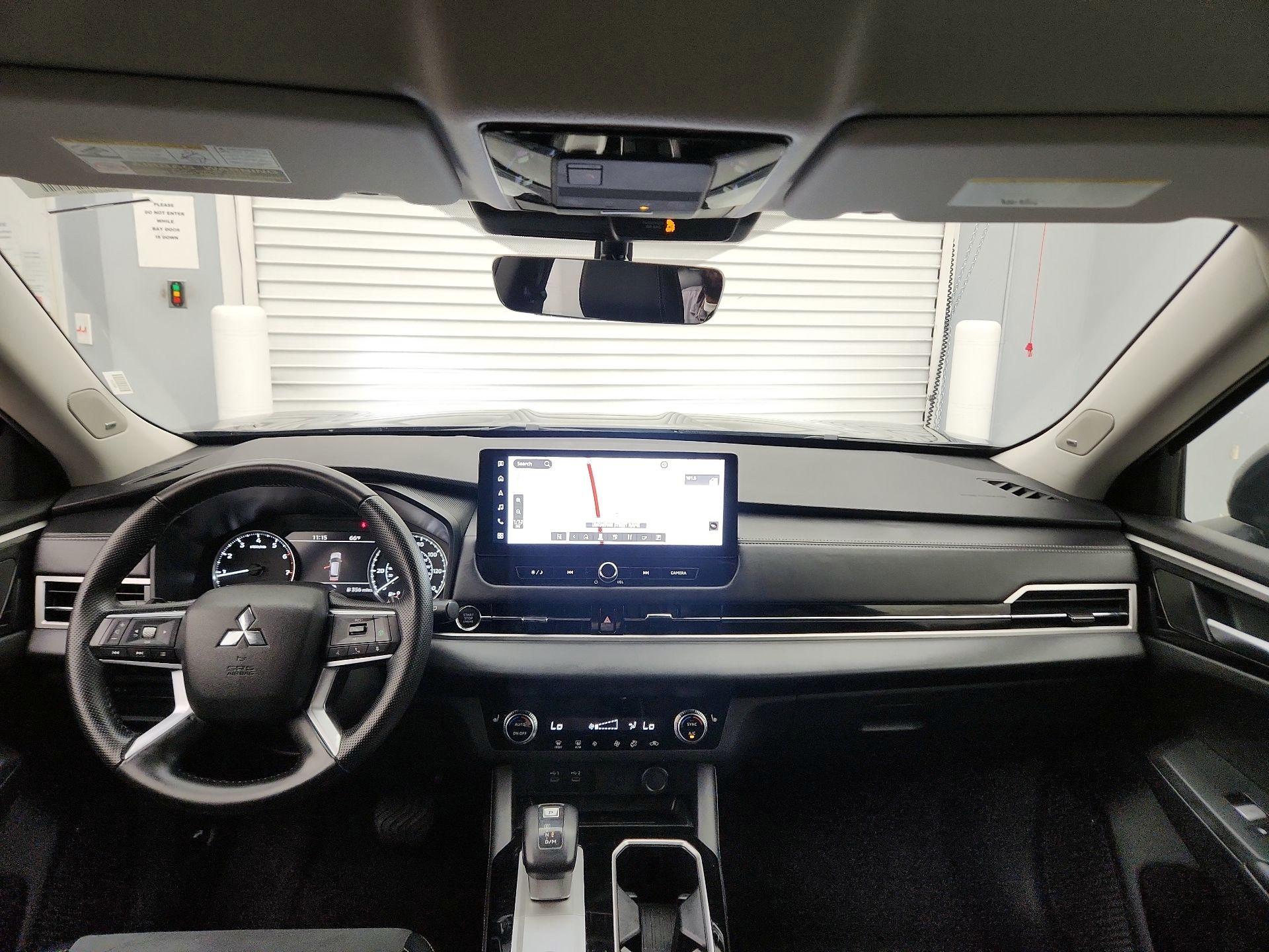 Thumbnail: 2025 Mitsubishi Outlander - 9