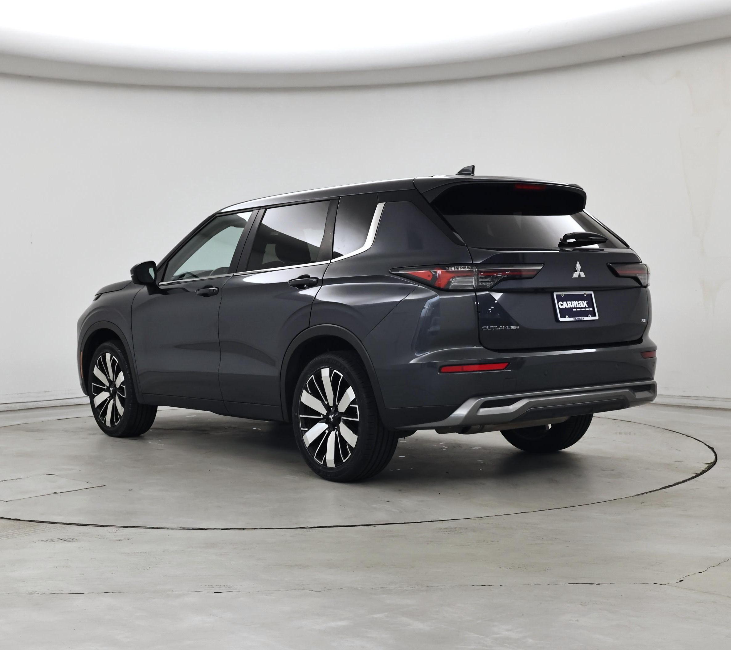 Thumbnail: 2025 Mitsubishi Outlander - 2