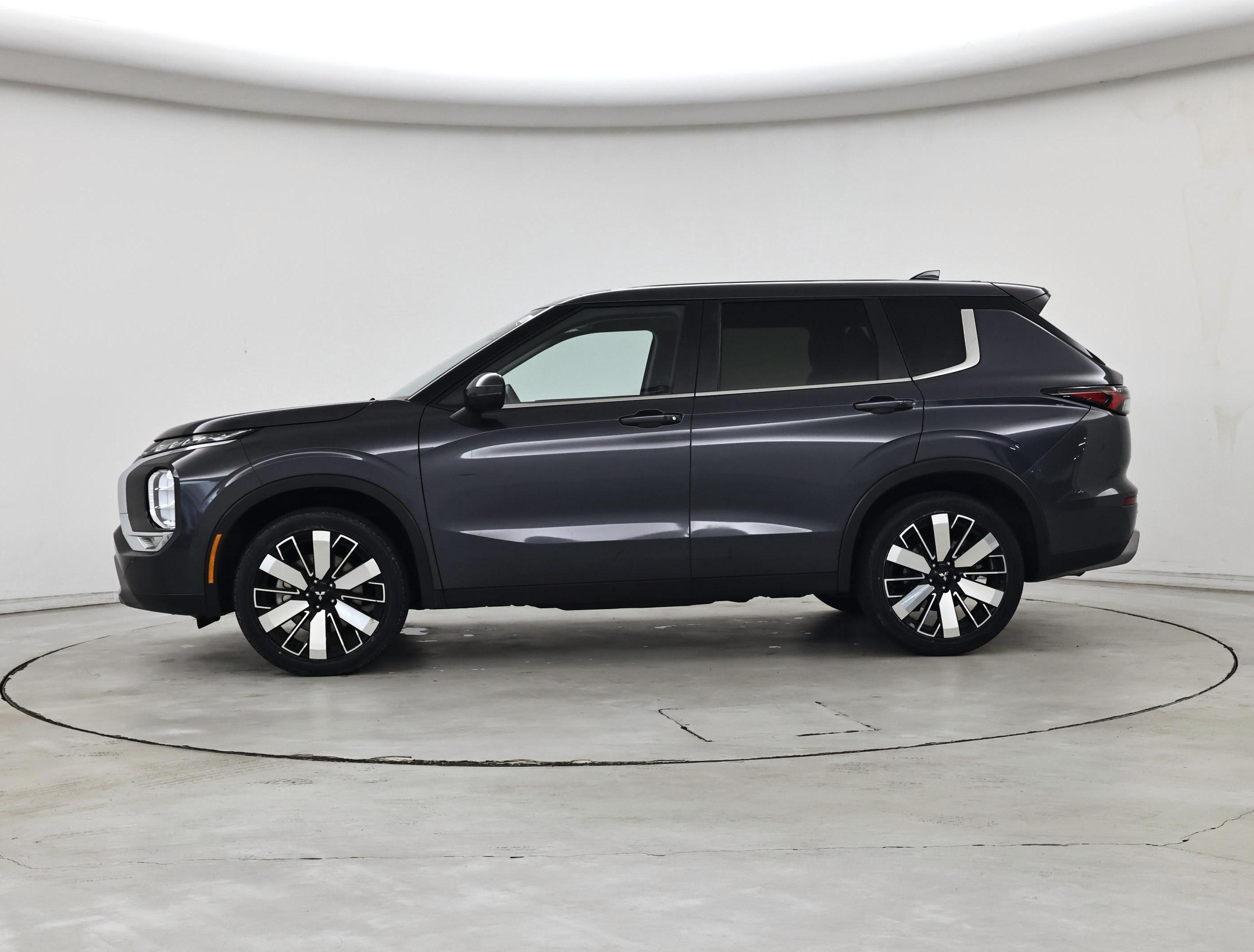 Thumbnail: 2025 Mitsubishi Outlander - 3