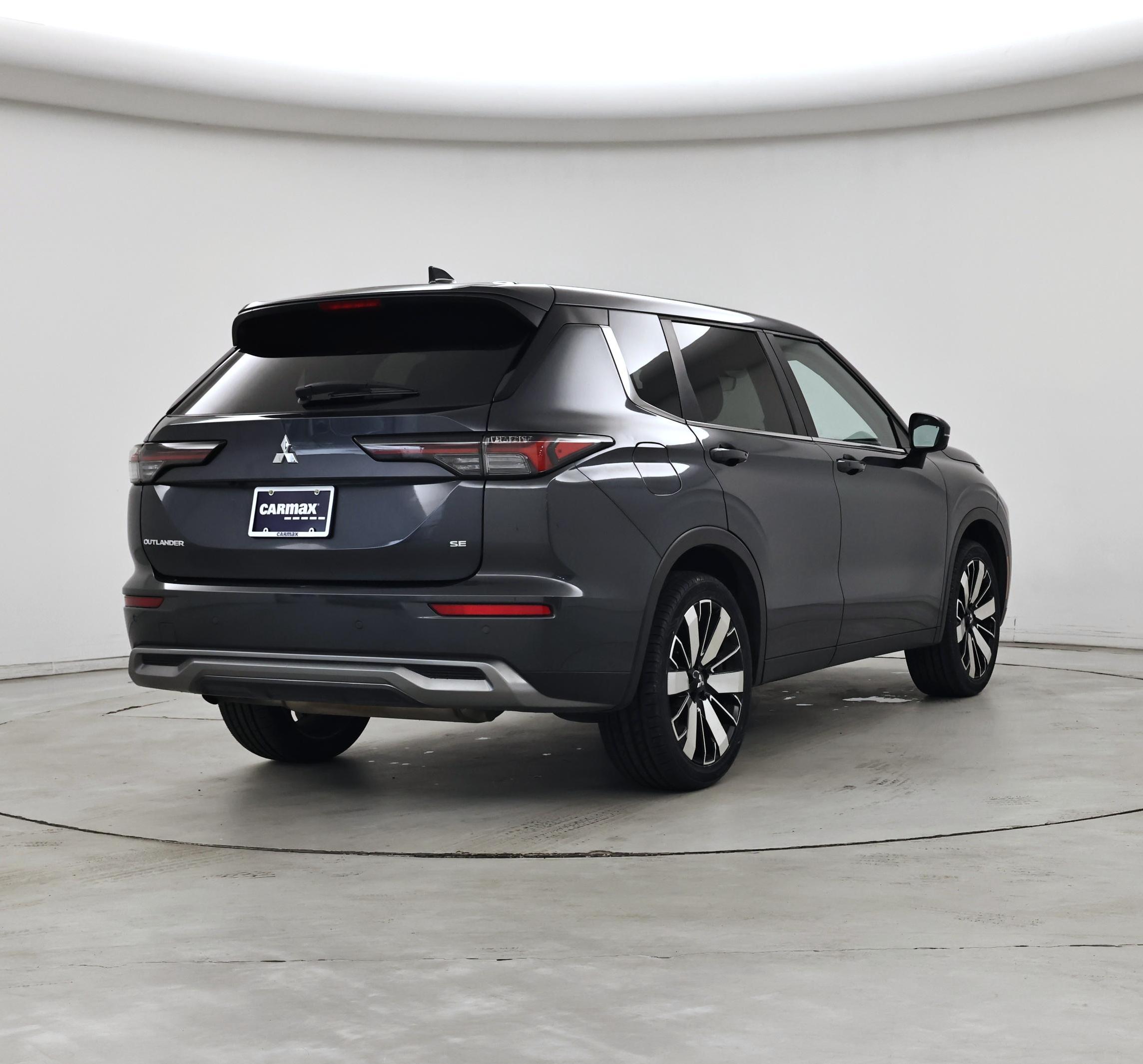 Thumbnail: 2025 Mitsubishi Outlander - 8