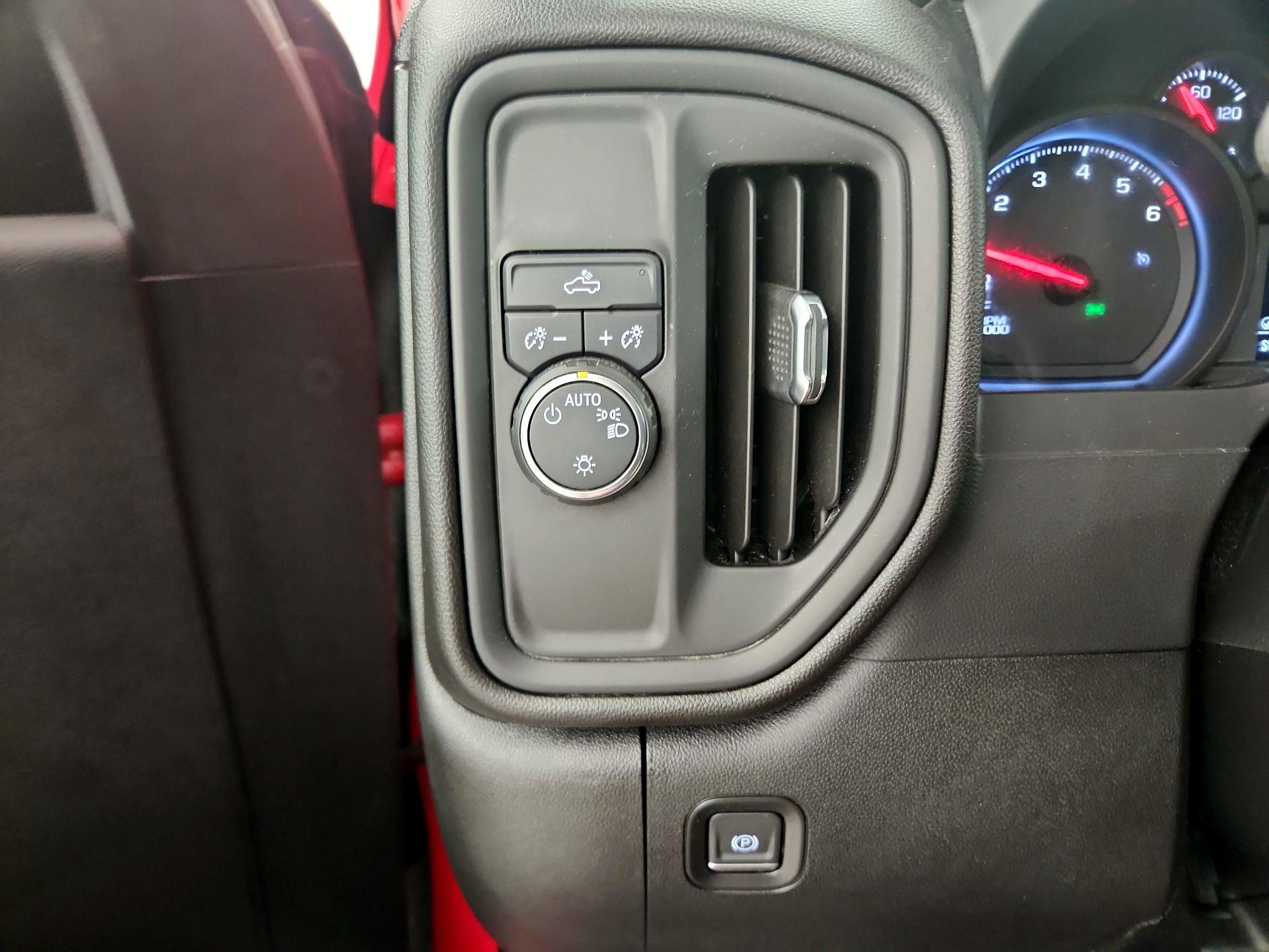 Thumbnail: 2020 Chevrolet Silverado 1500 - 13