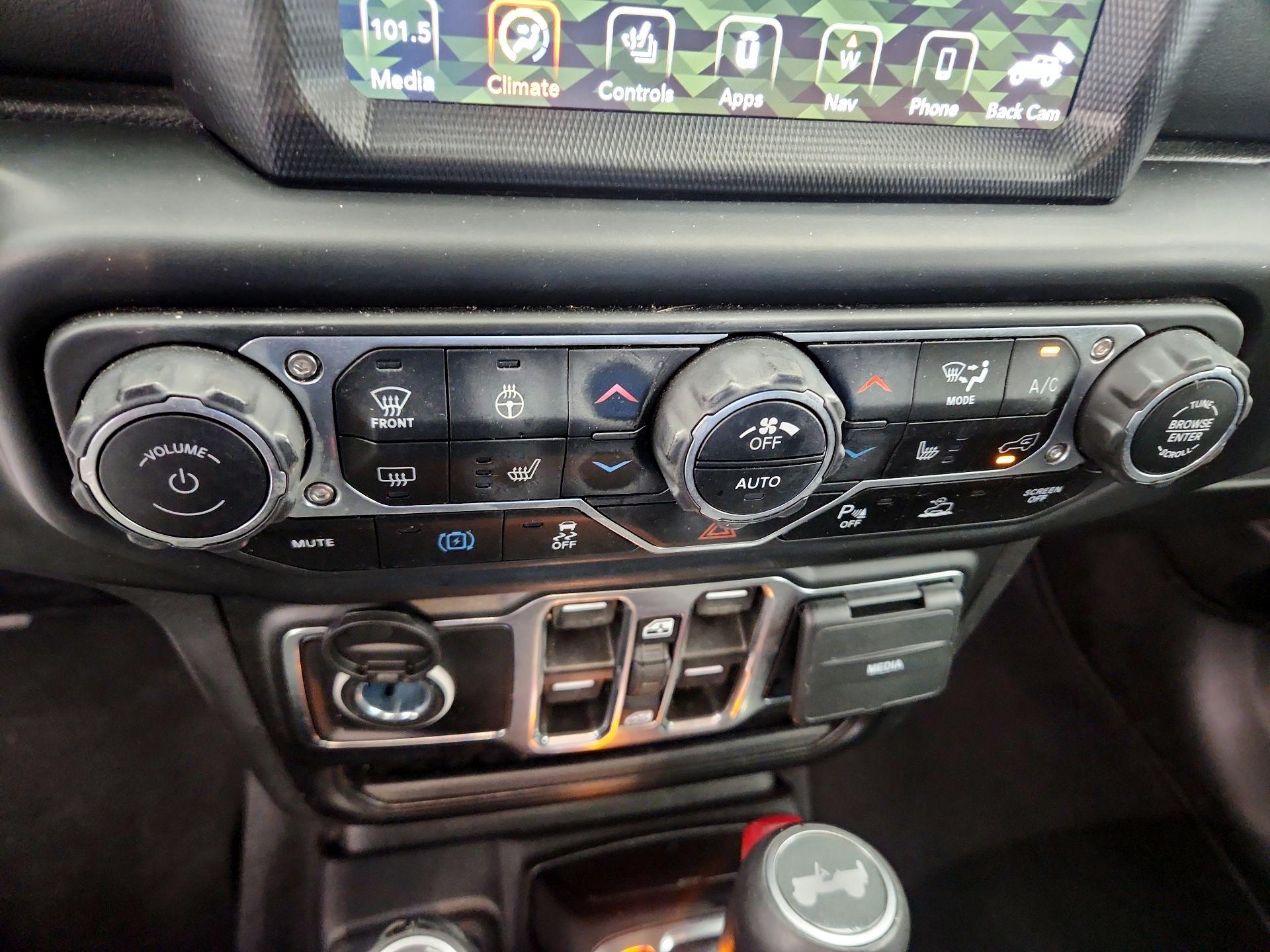 Thumbnail: 2023 Jeep Wrangler - 17
