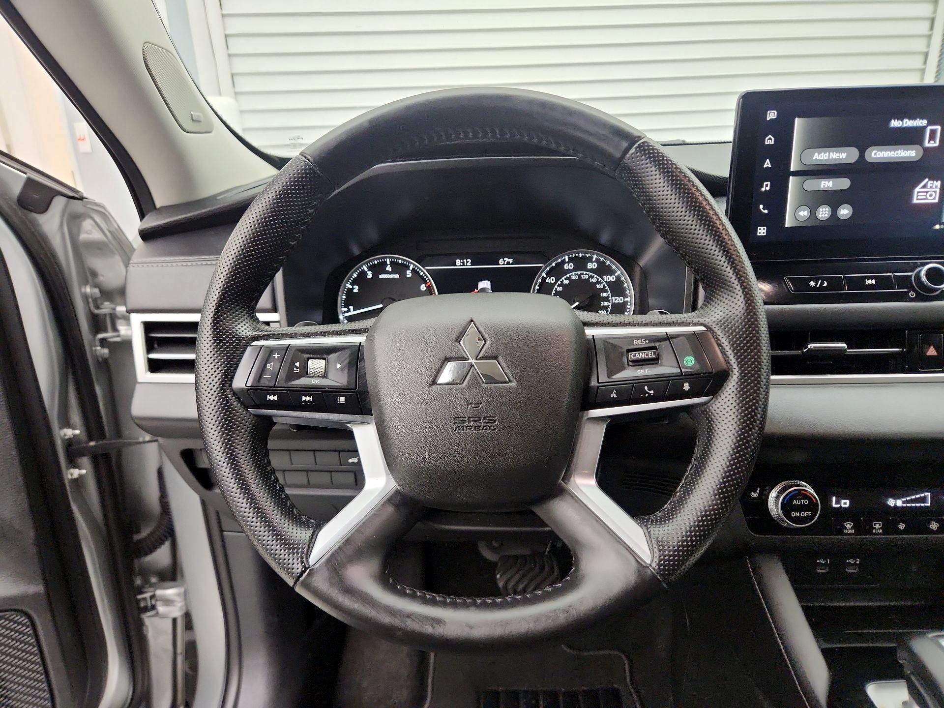 Thumbnail: 2025 Mitsubishi Outlander - 10