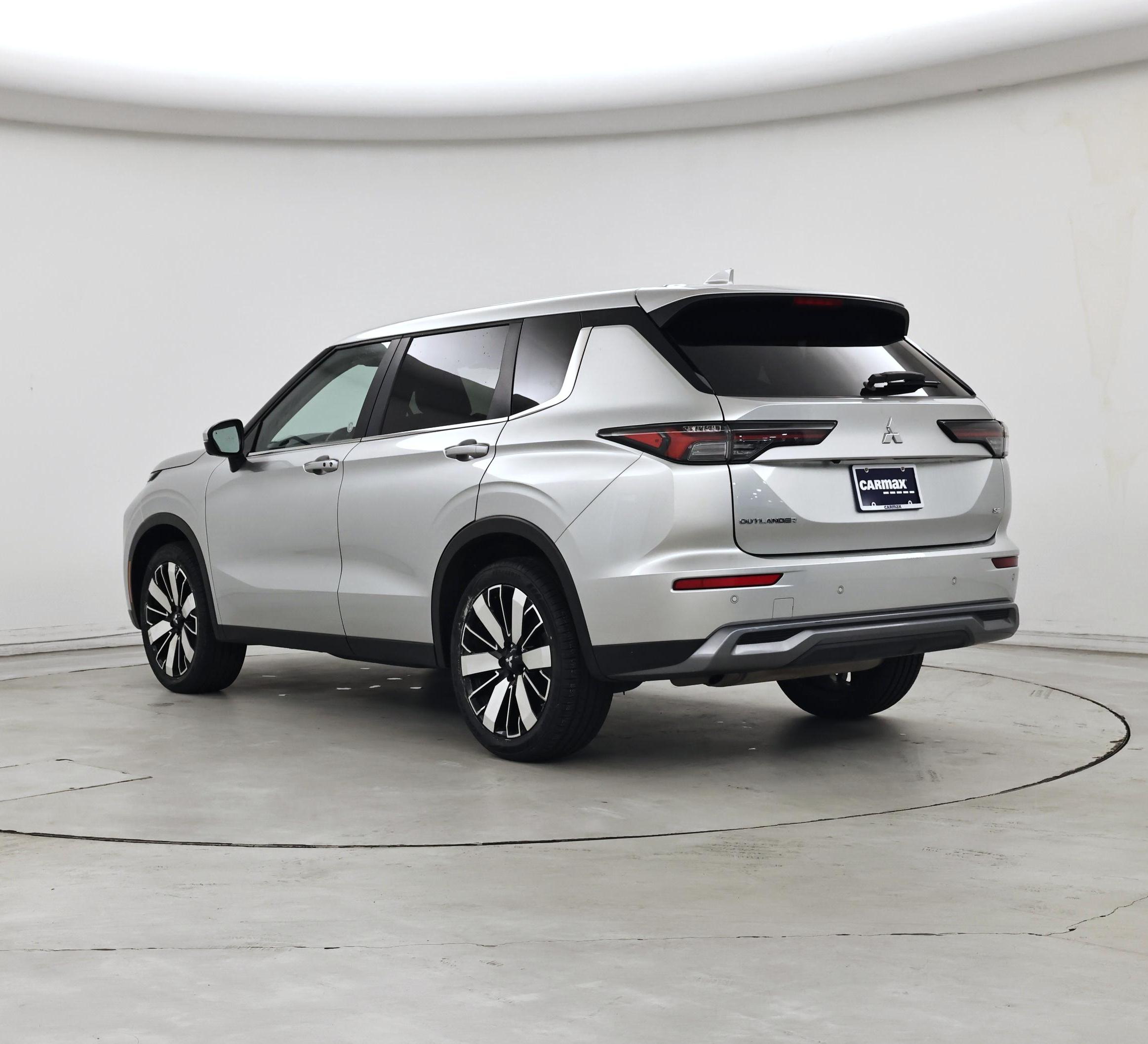 Thumbnail: 2025 Mitsubishi Outlander - 2